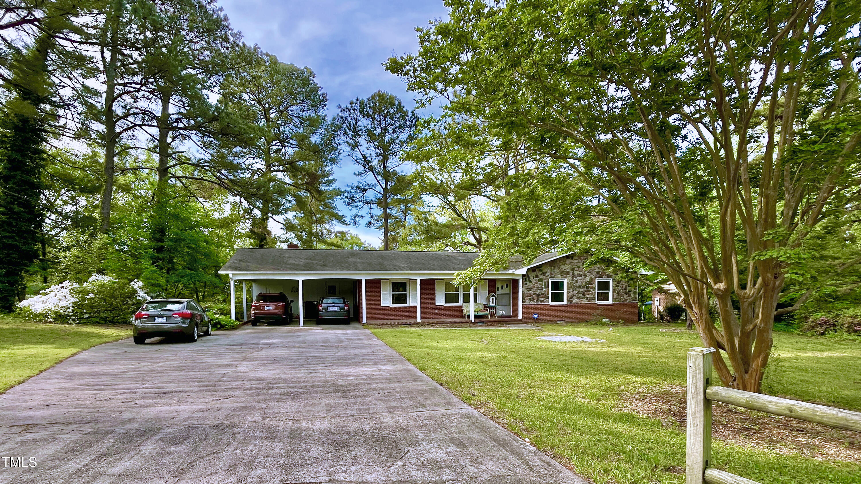 109 Edgewood Drive Property Photo