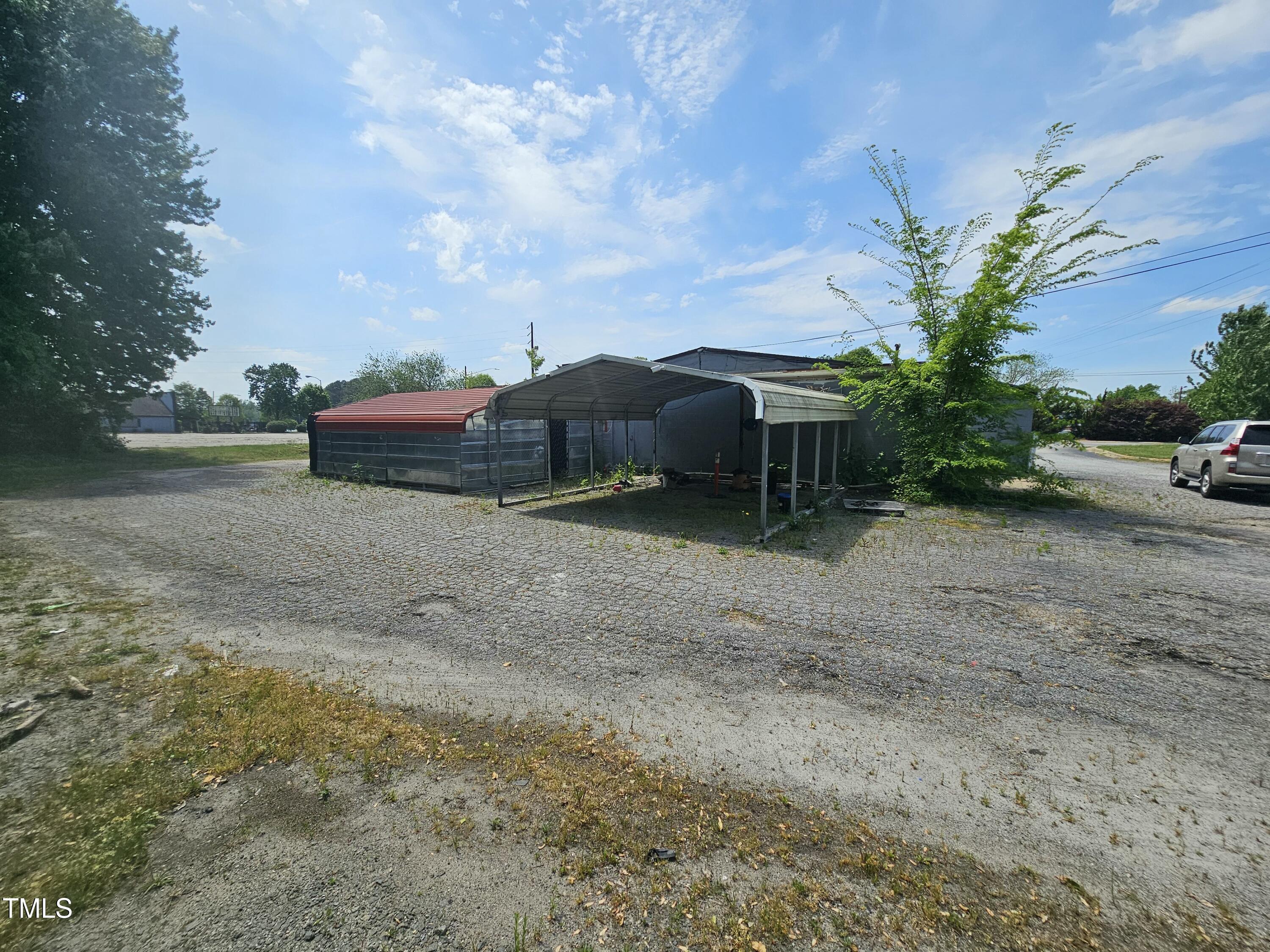 2621 S Wilmington Street Property Photo 2