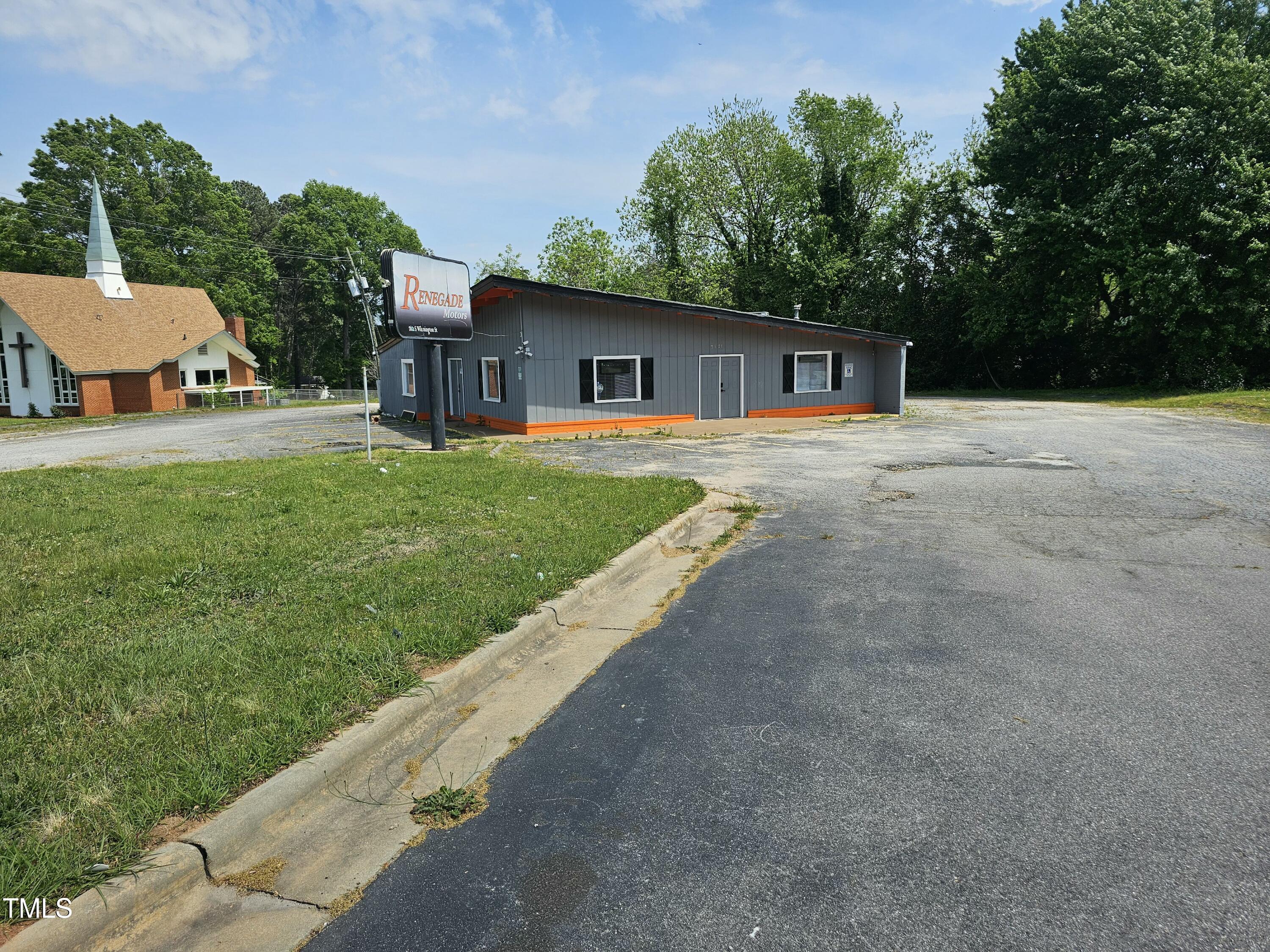 2621 S Wilmington Street Property Photo 3