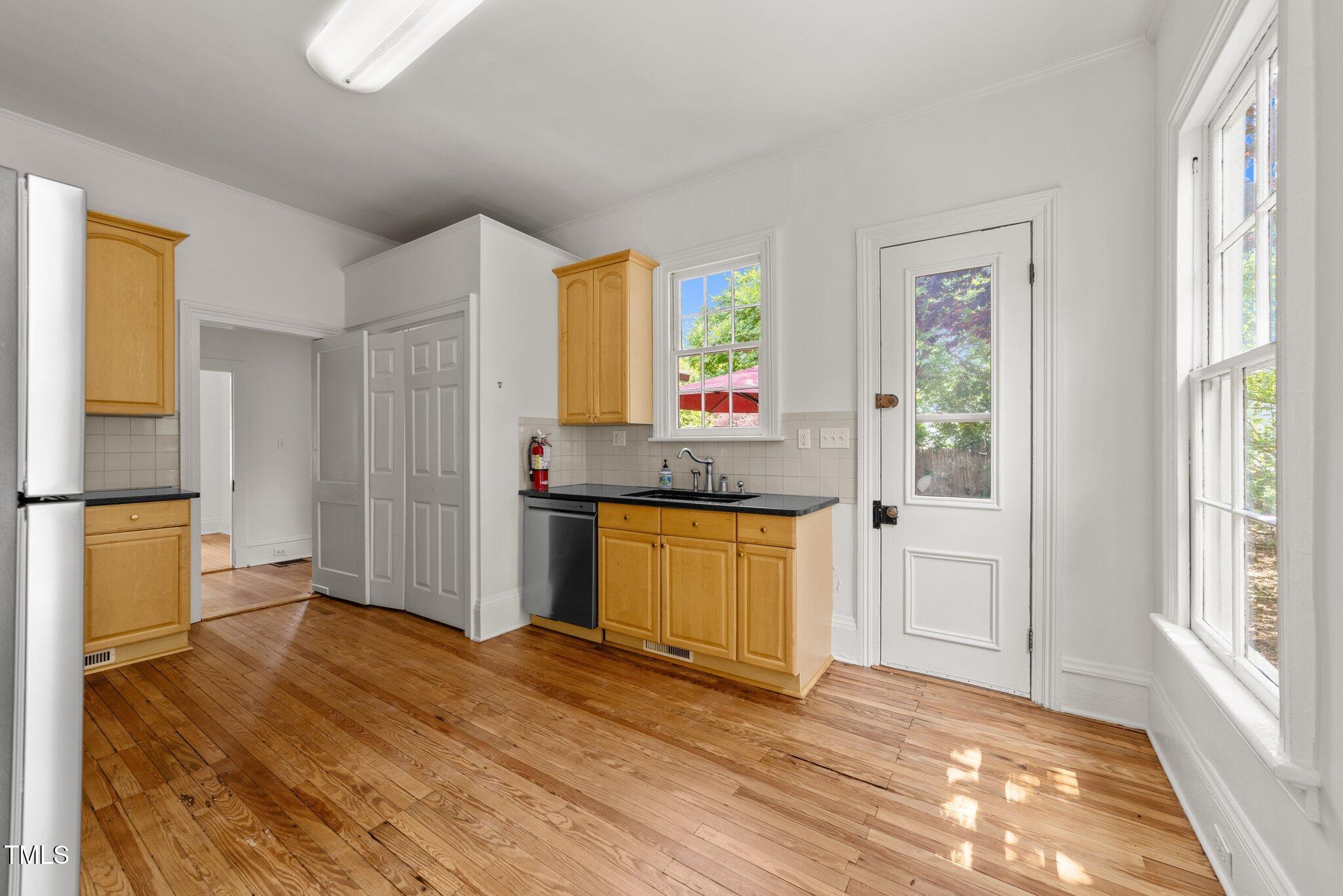 726 N Blount Street Property Photo 13