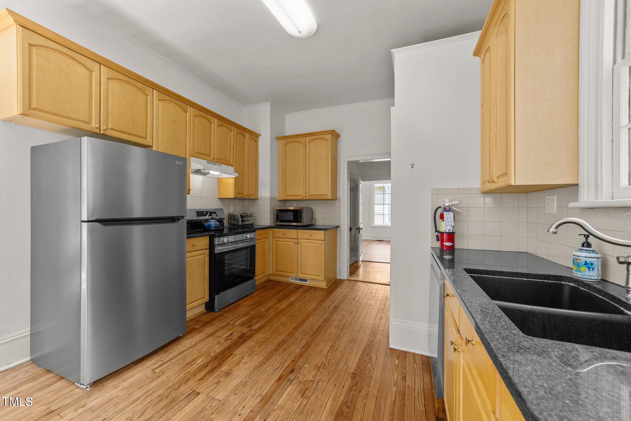 726 N Blount Street Property Photo 14