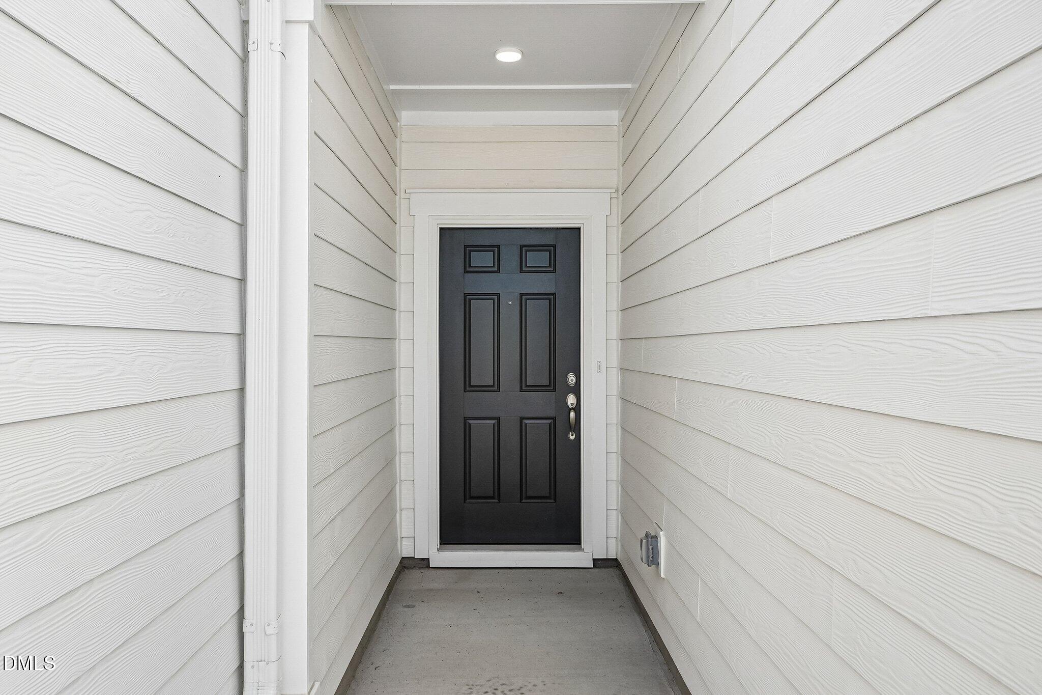 518 Sunset Lake Drive Property Photo 4