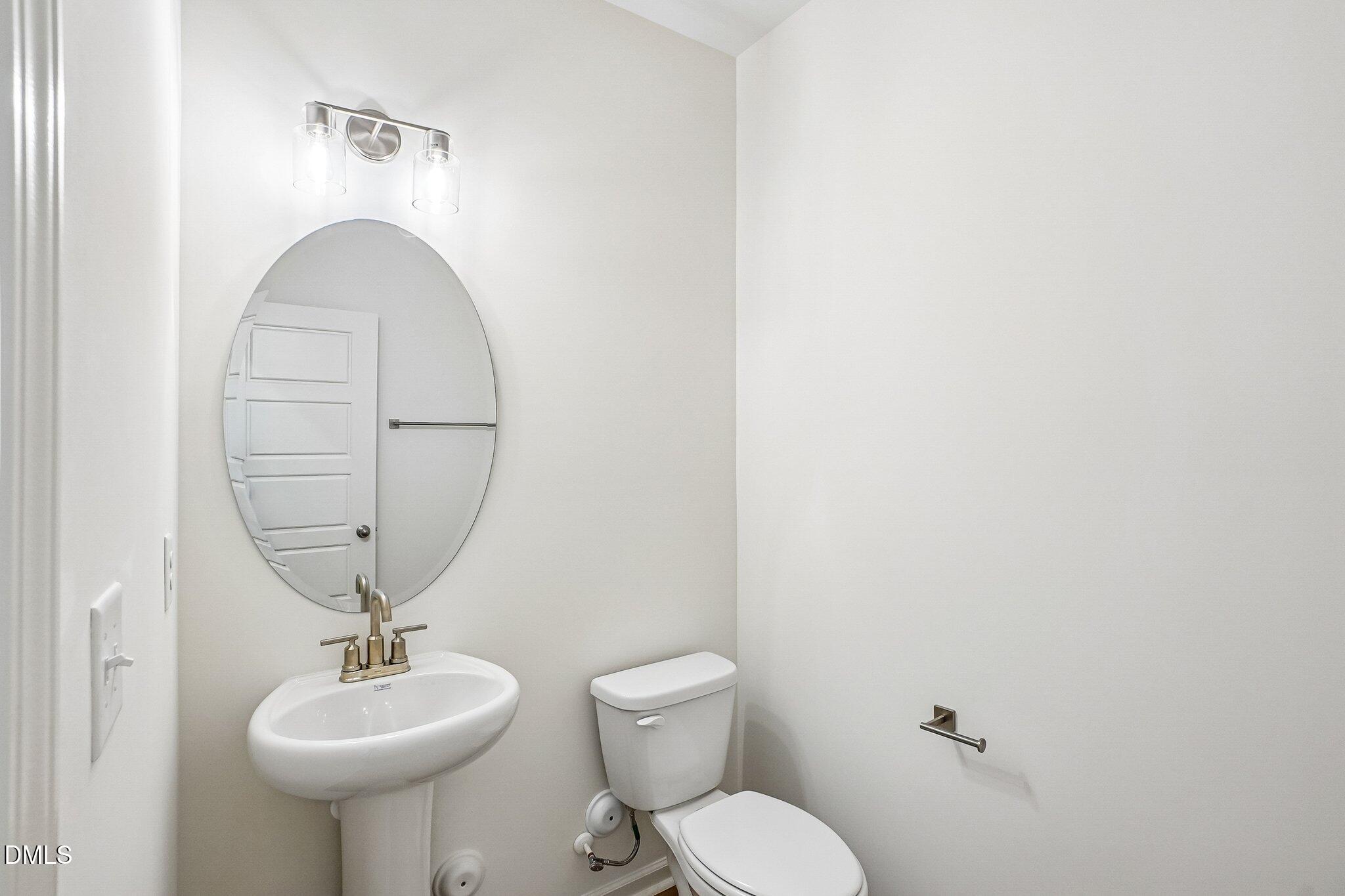 518 Sunset Lake Drive Property Photo 5