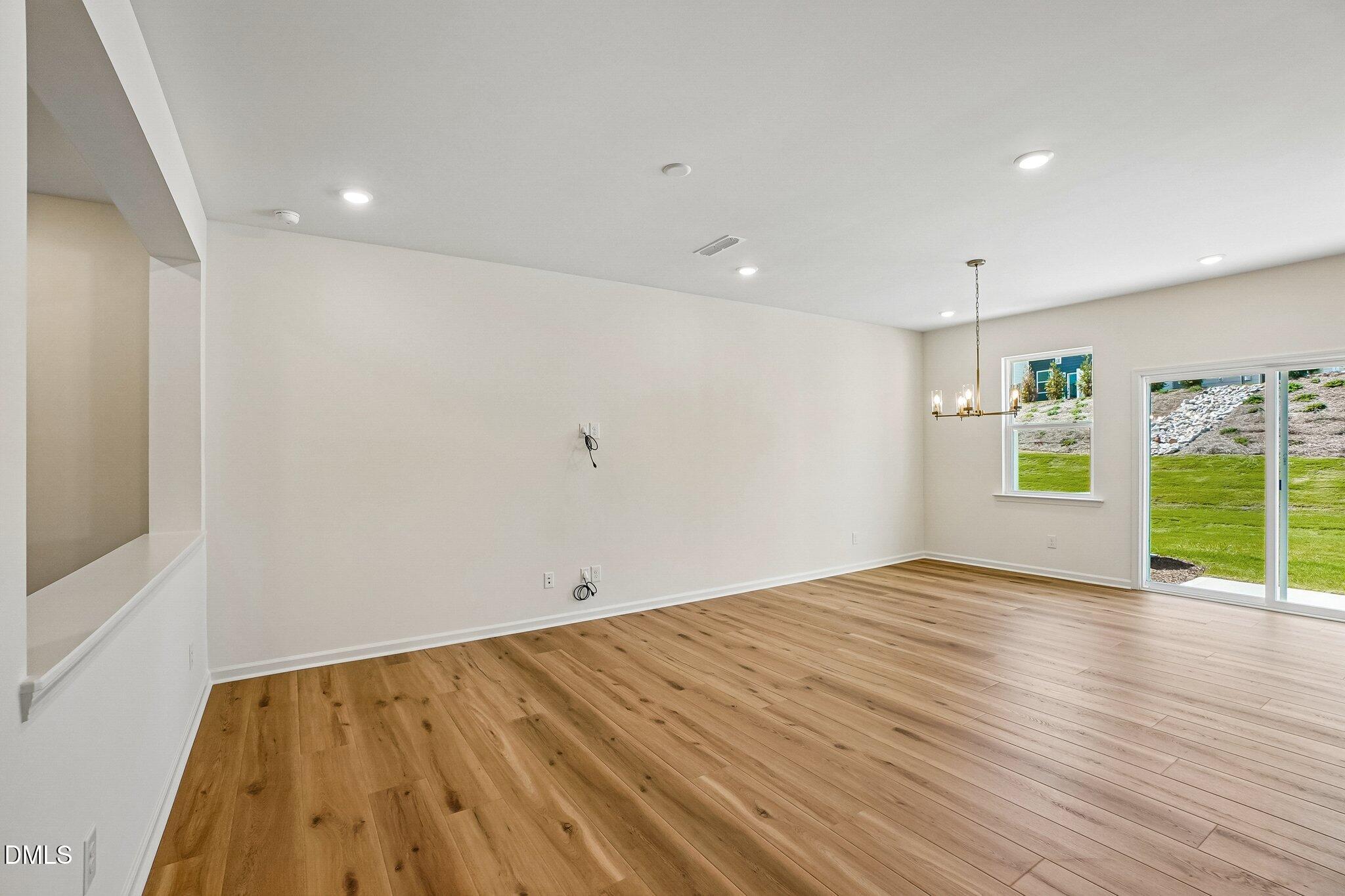 518 Sunset Lake Drive Property Photo 6