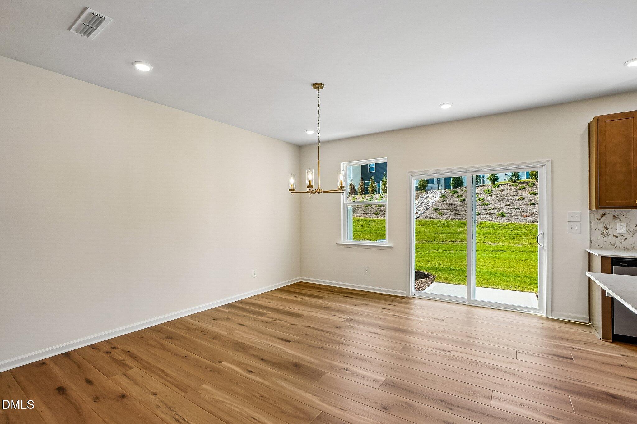 518 Sunset Lake Drive Property Photo 10