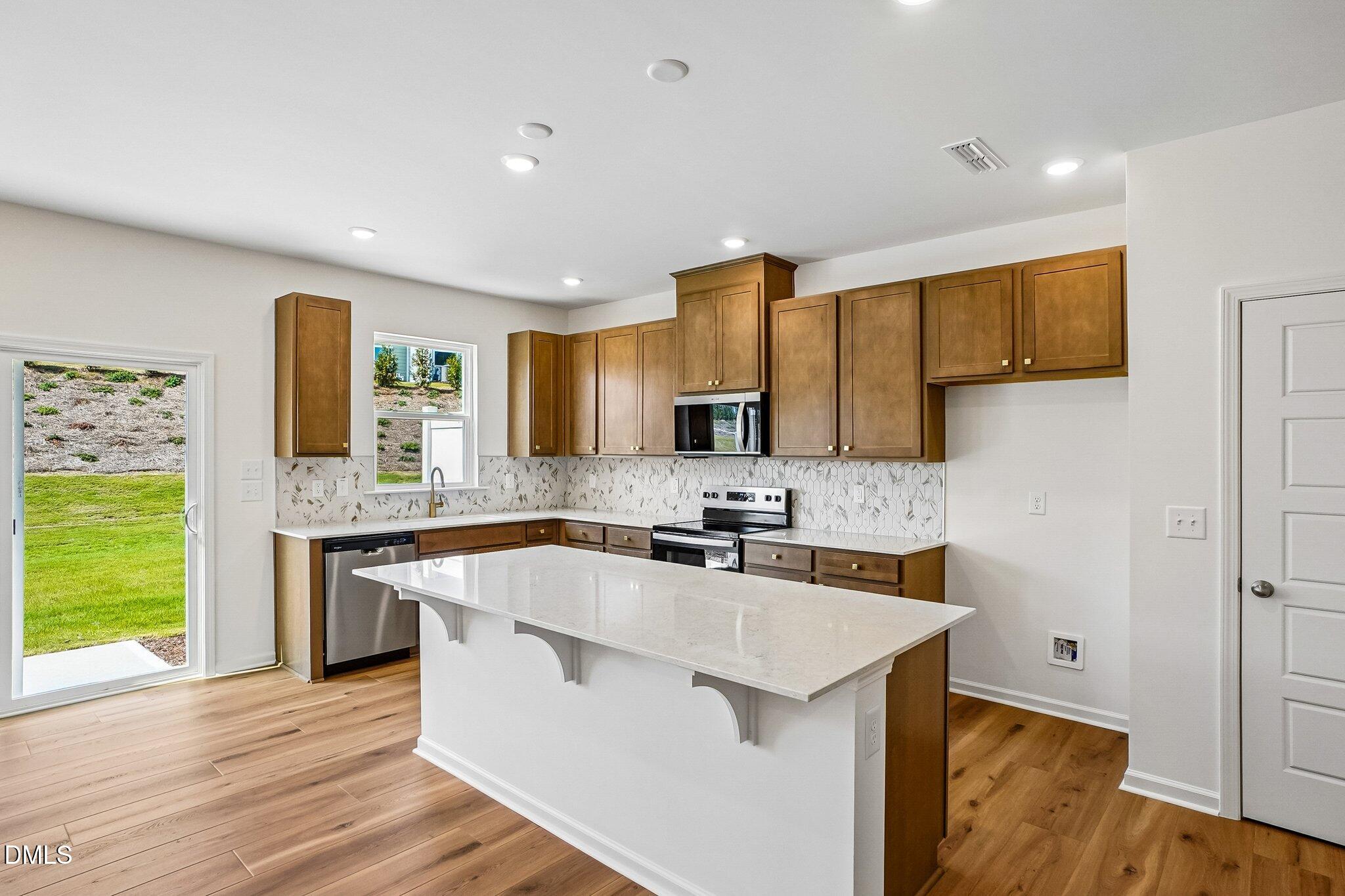 518 Sunset Lake Drive Property Photo 15