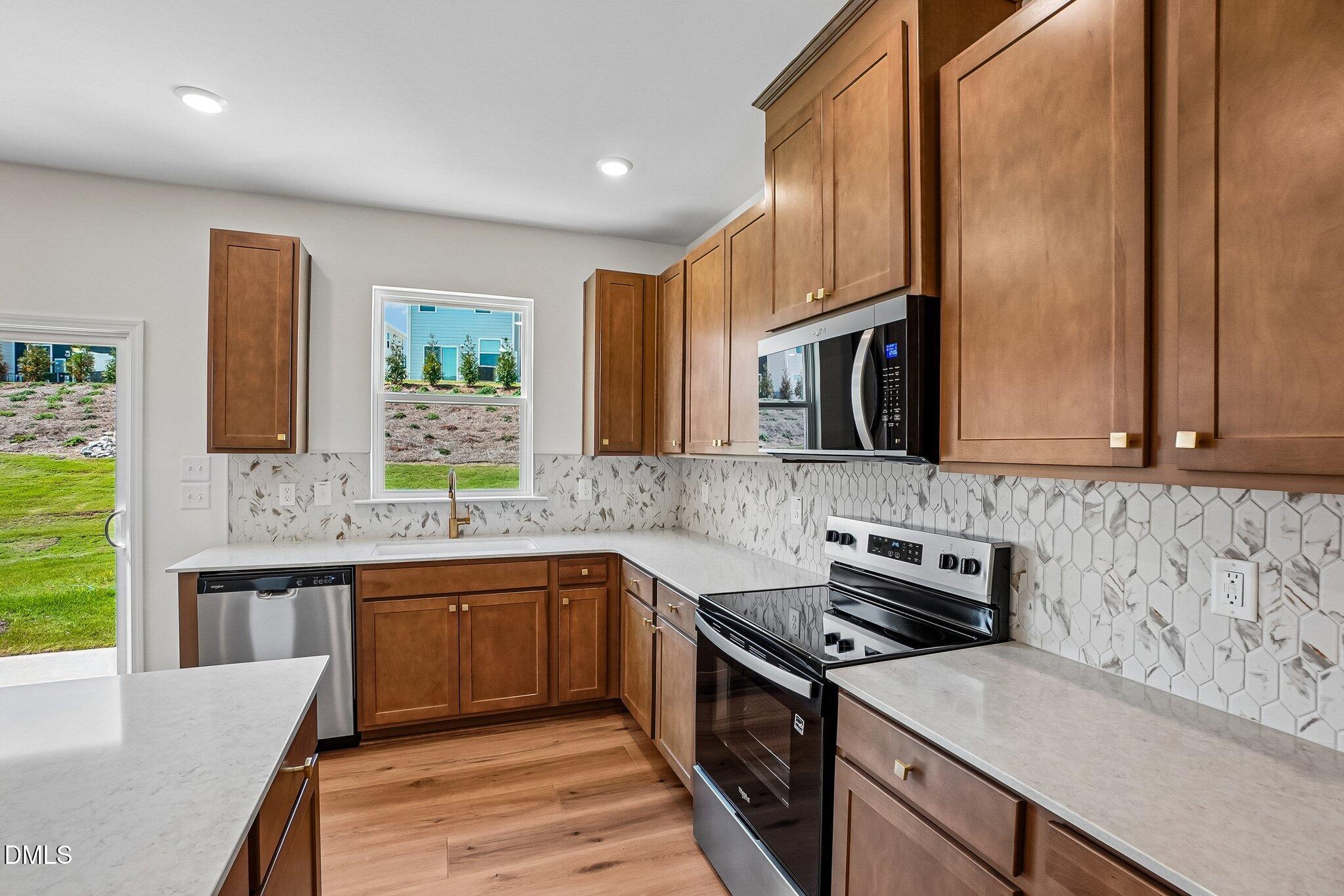 518 Sunset Lake Drive Property Photo 16