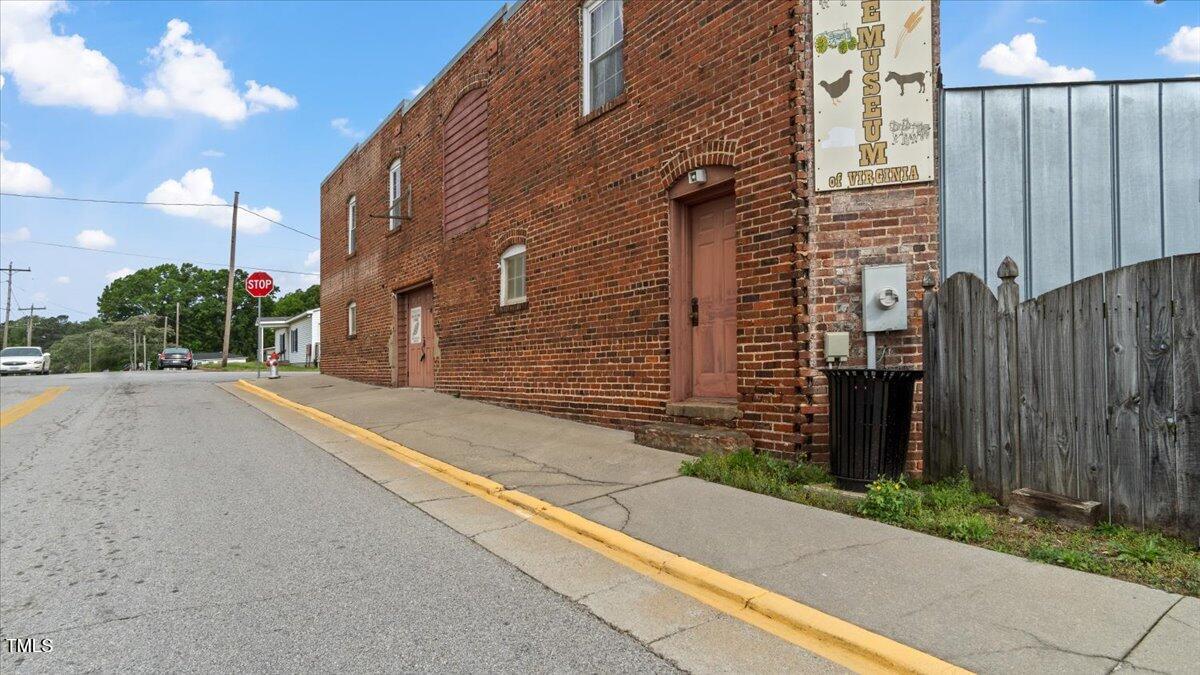 306 W Main Street Property Photo 4