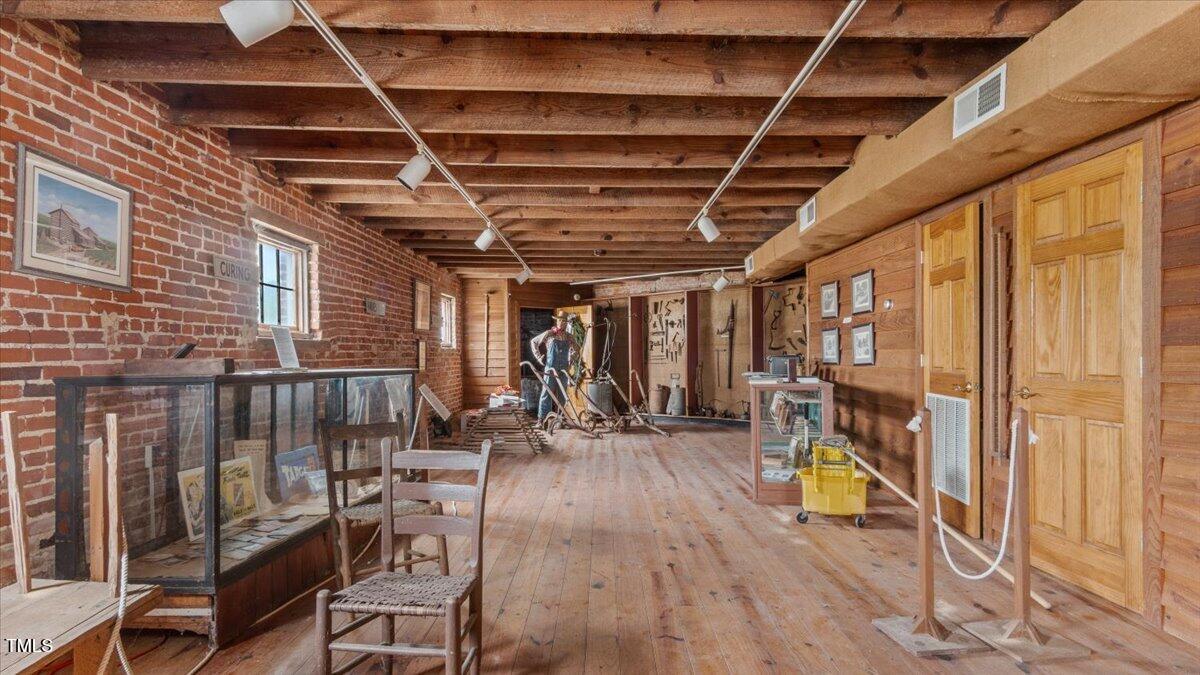 306 W Main Street Property Photo 6