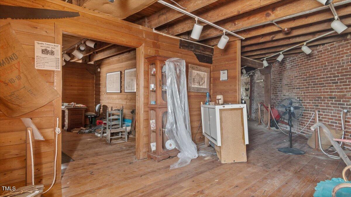 306 W Main Street Property Photo 17