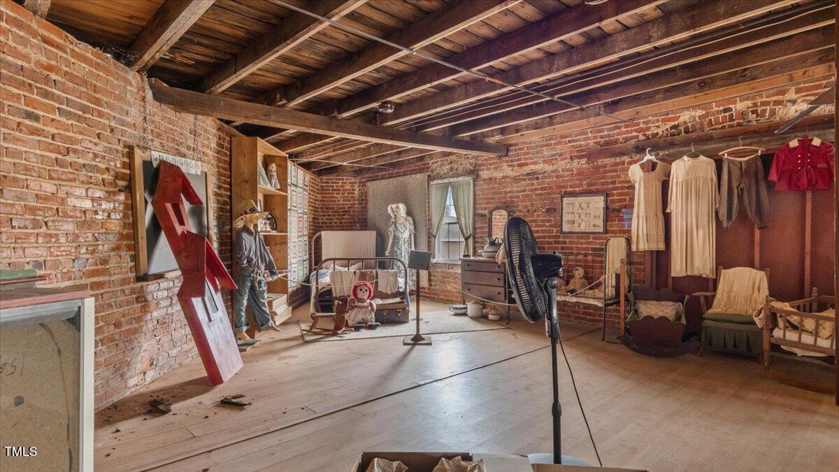 306 W Main Street Property Photo 18