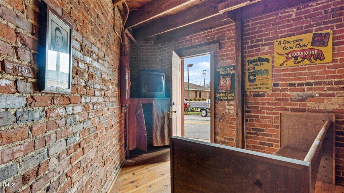 306 W Main Street Property Photo 19