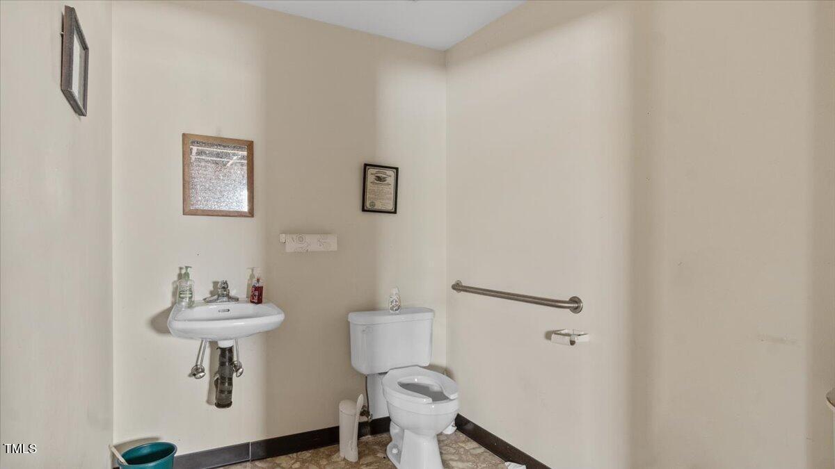 306 W Main Street Property Photo 22