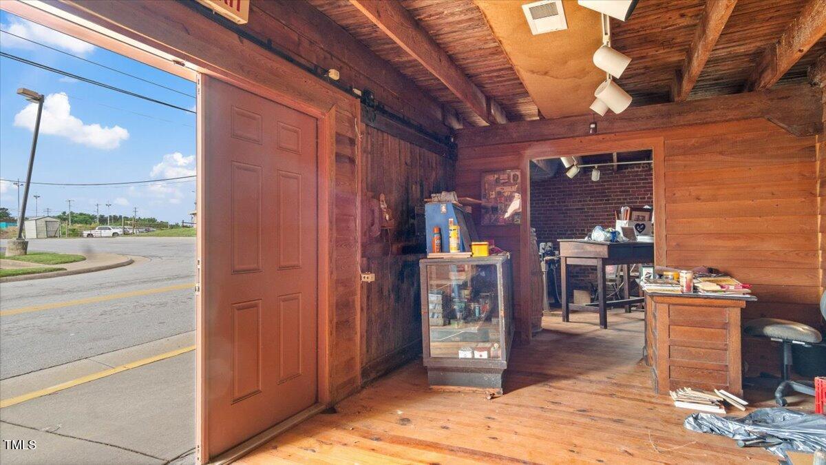 306 W Main Street Property Photo 25