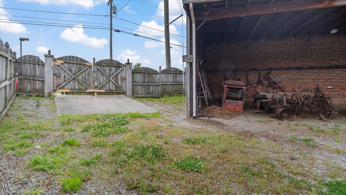306 W Main Street Property Photo 29