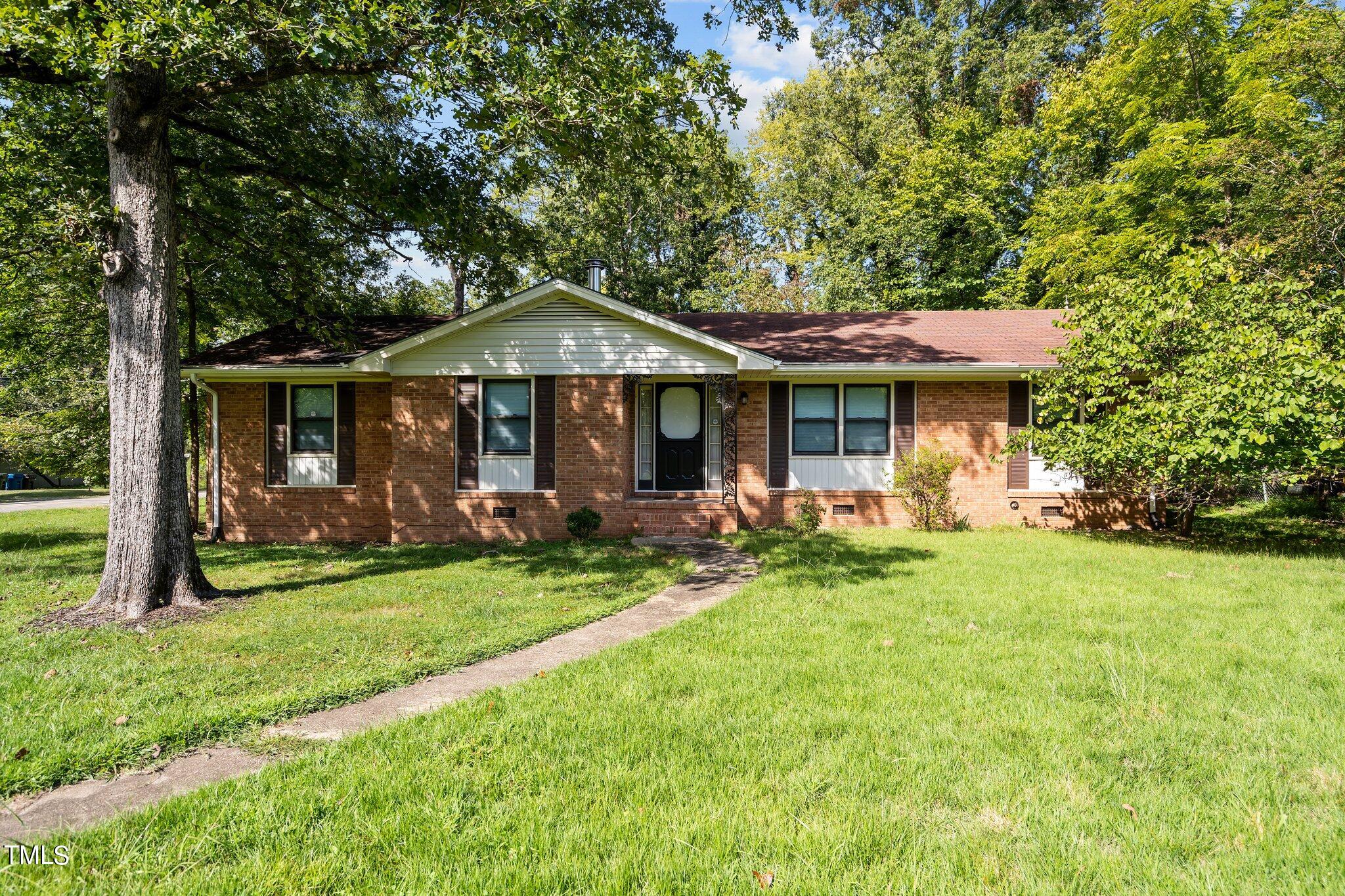 401 Crestview Dr Drive Property Photo