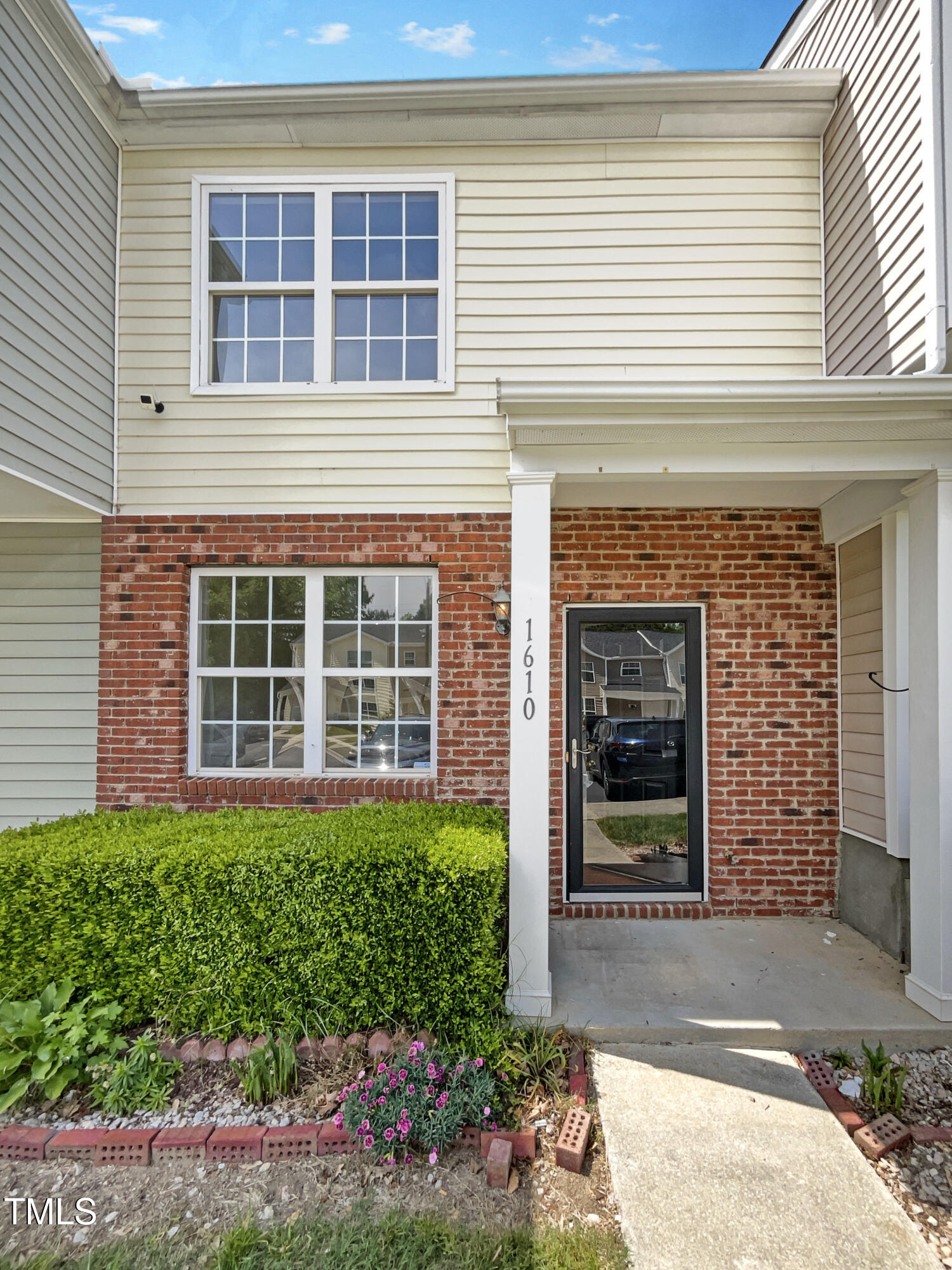 1610 Oxleymare Drive Property Photo 1