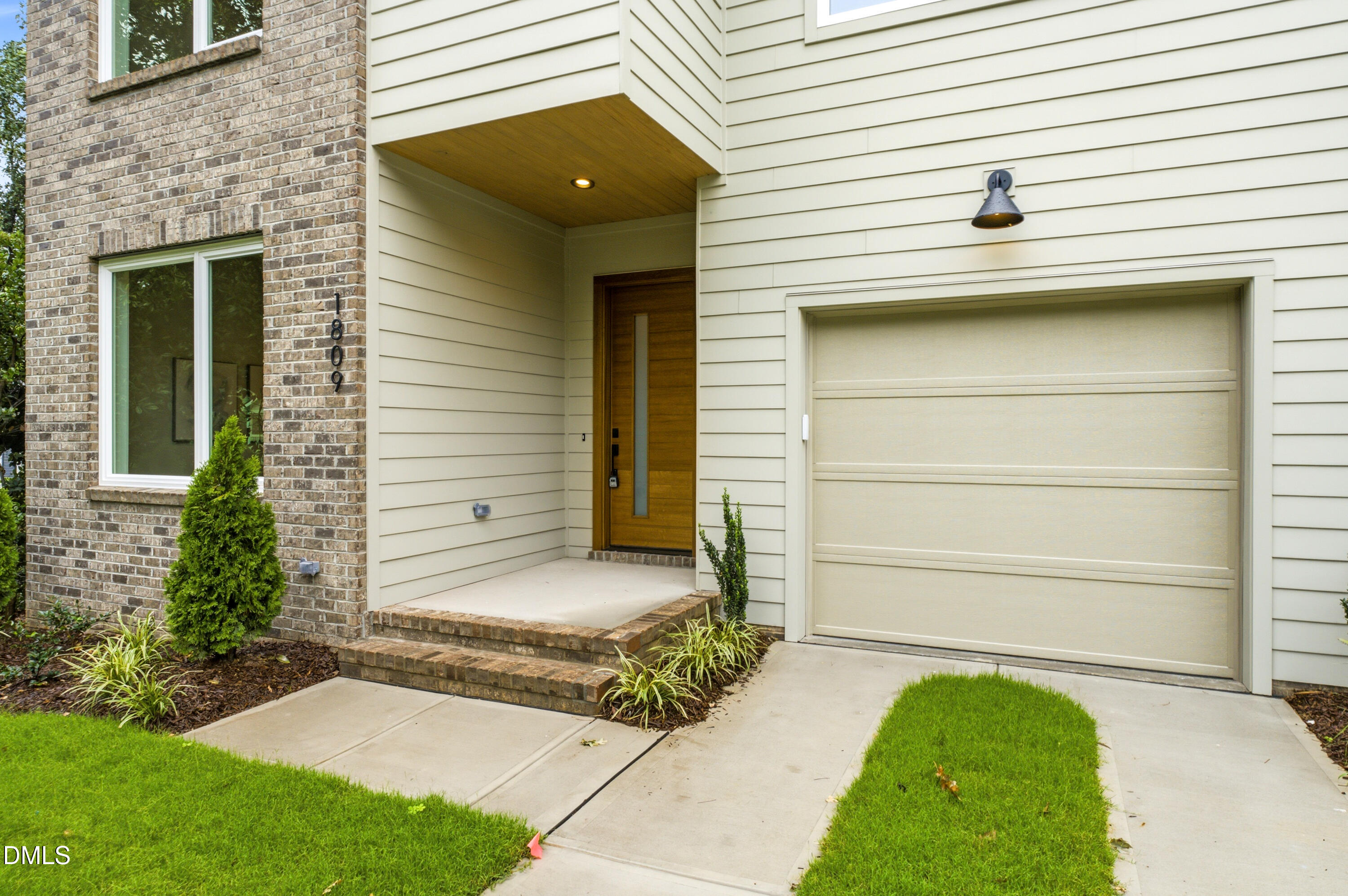 1809 Bennett Street Property Photo 2