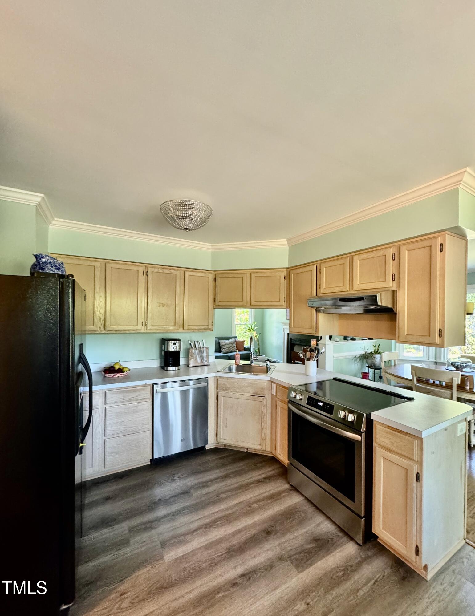 404 Cary Pines Drive Property Photo 13
