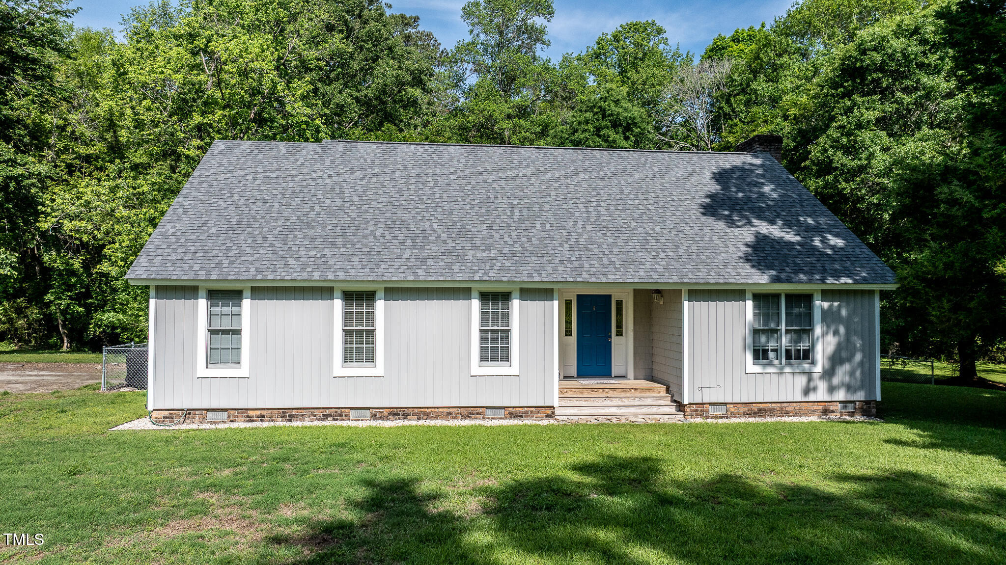 726 Thomas Road Property Photo