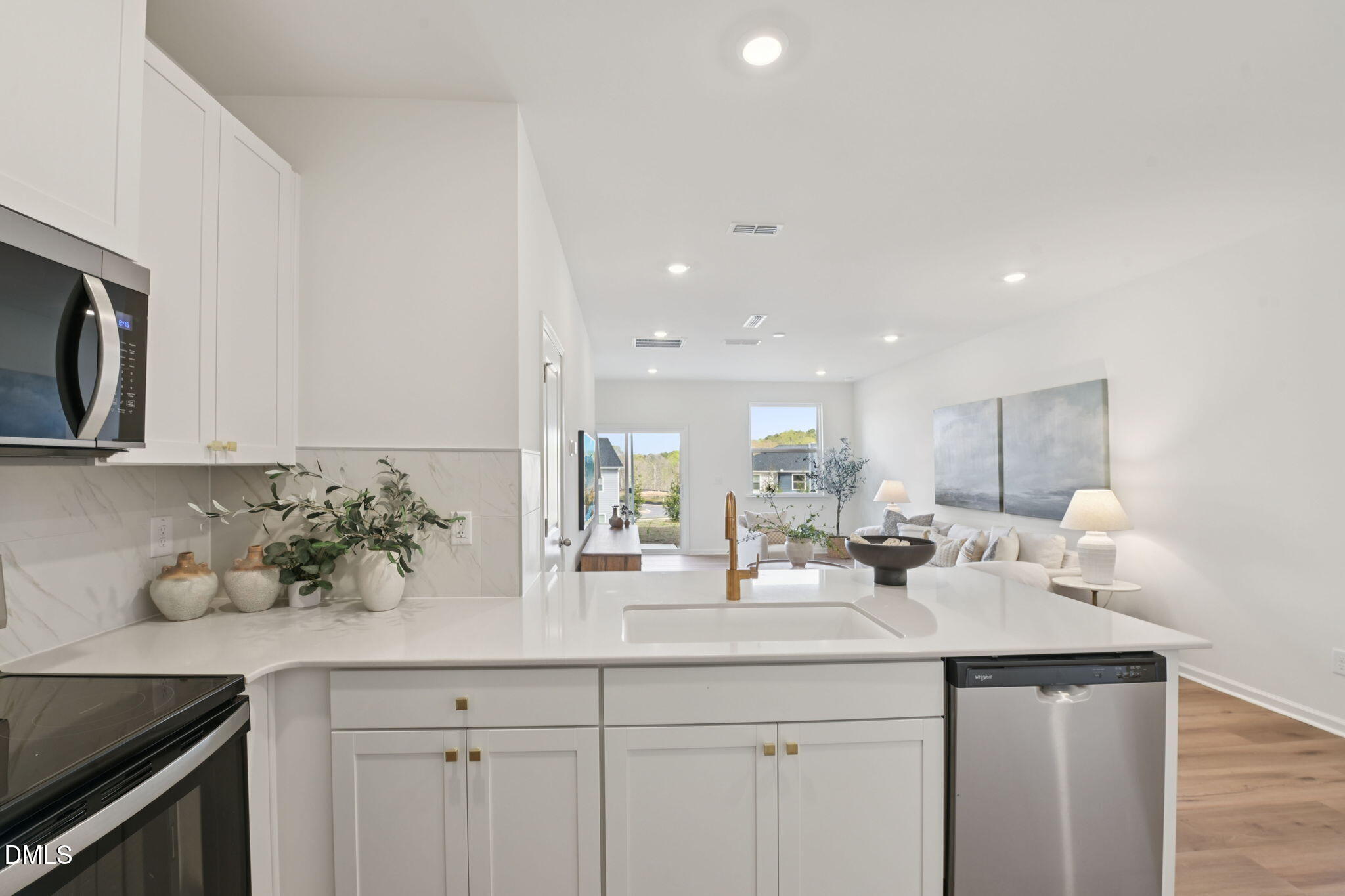 2027 Oakdale Drive Property Photo 11