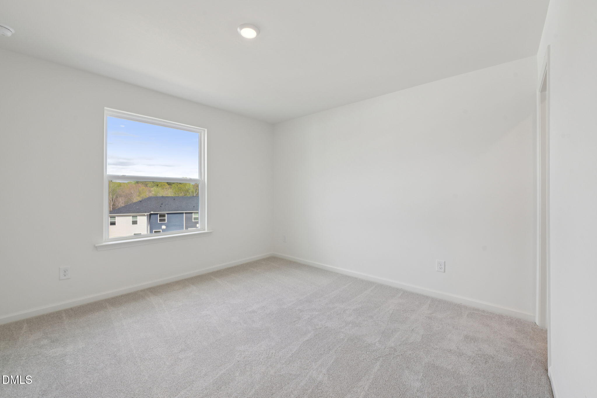 2027 Oakdale Drive Property Photo 14