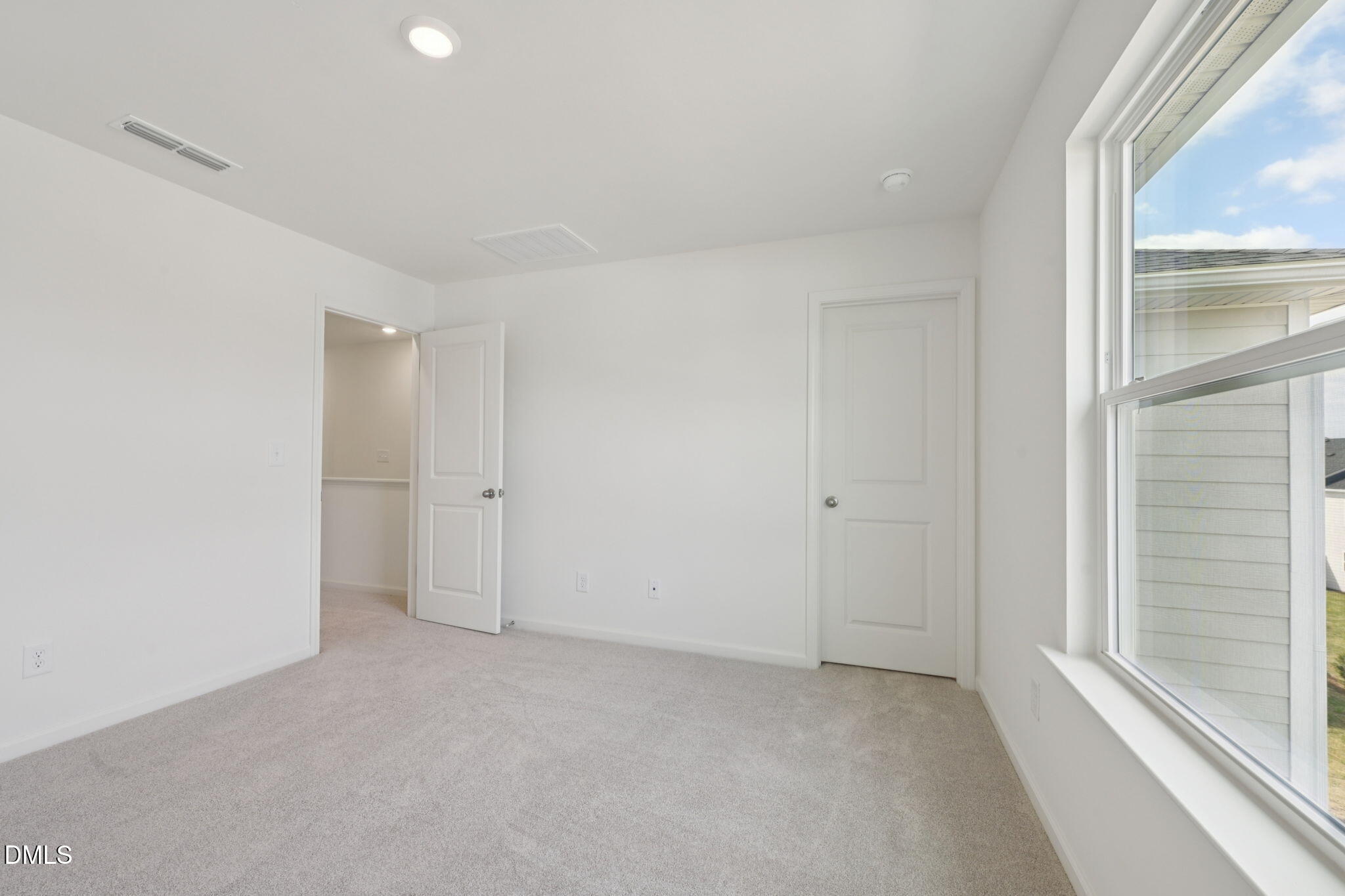 2027 Oakdale Drive Property Photo 16