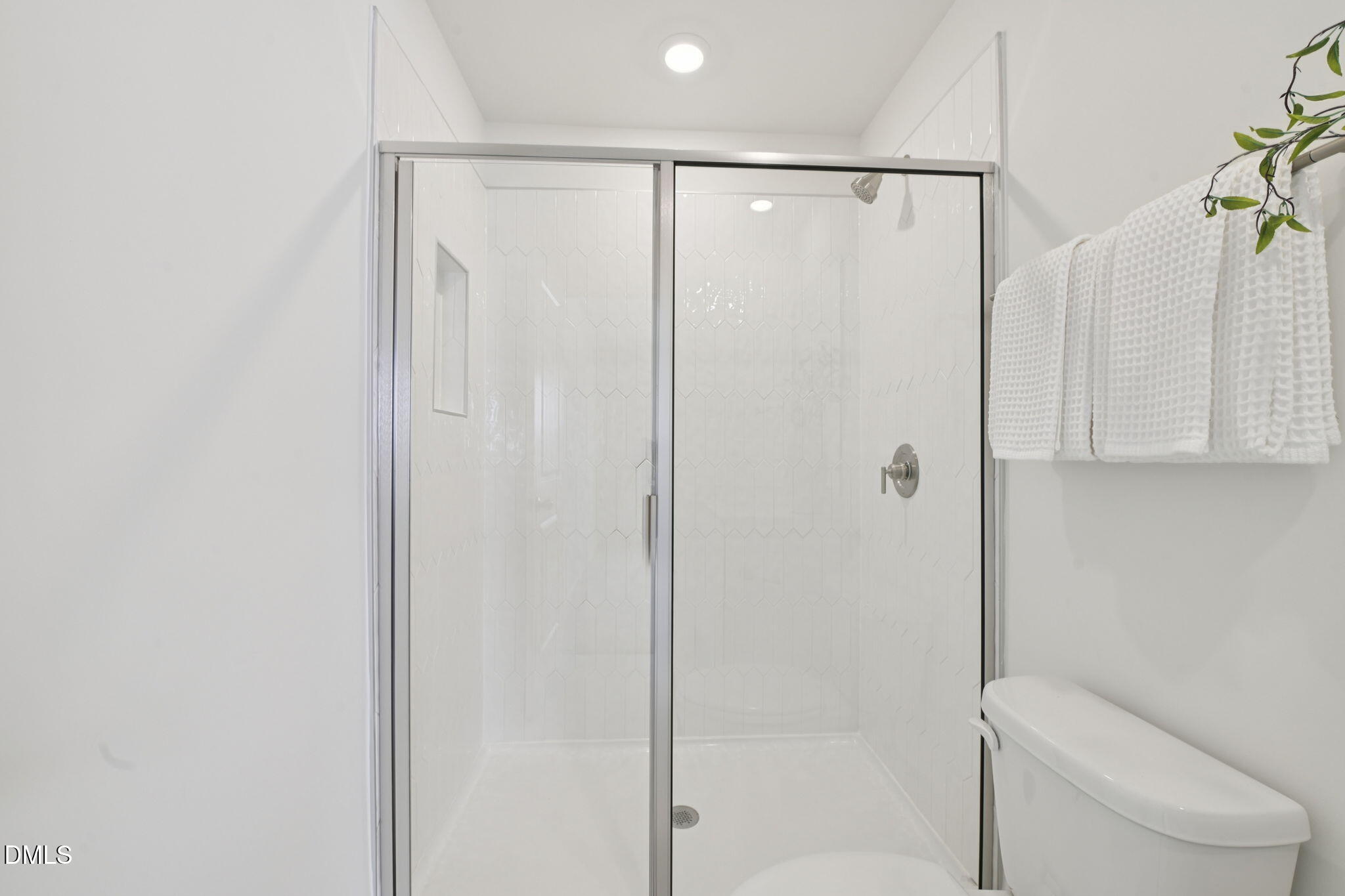 2027 Oakdale Drive Property Photo 18