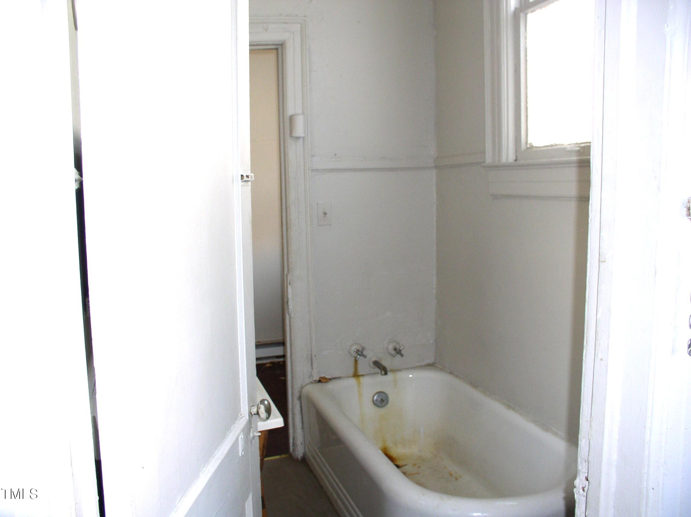 1010 1012 S Garnett Street Property Photo 6