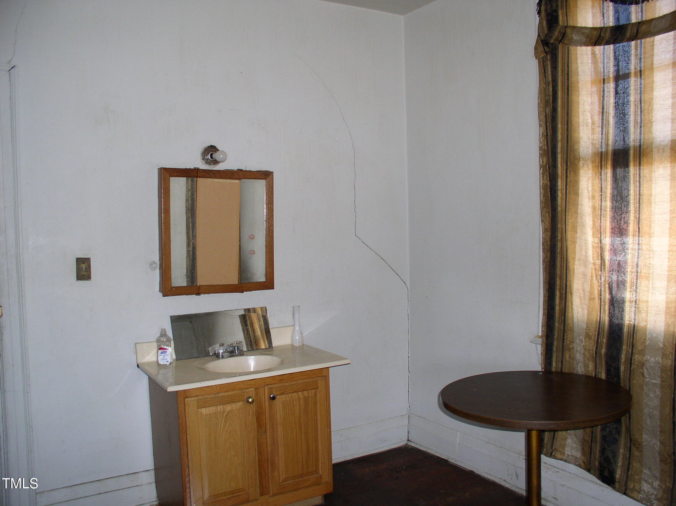 1010 1012 S Garnett Street Property Photo 8