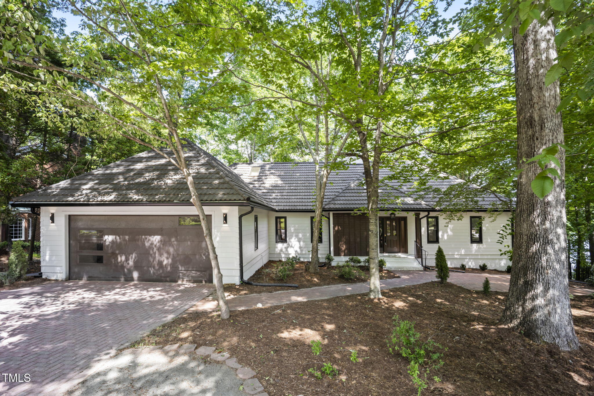 109 Lochview Drive Property Photo 1
