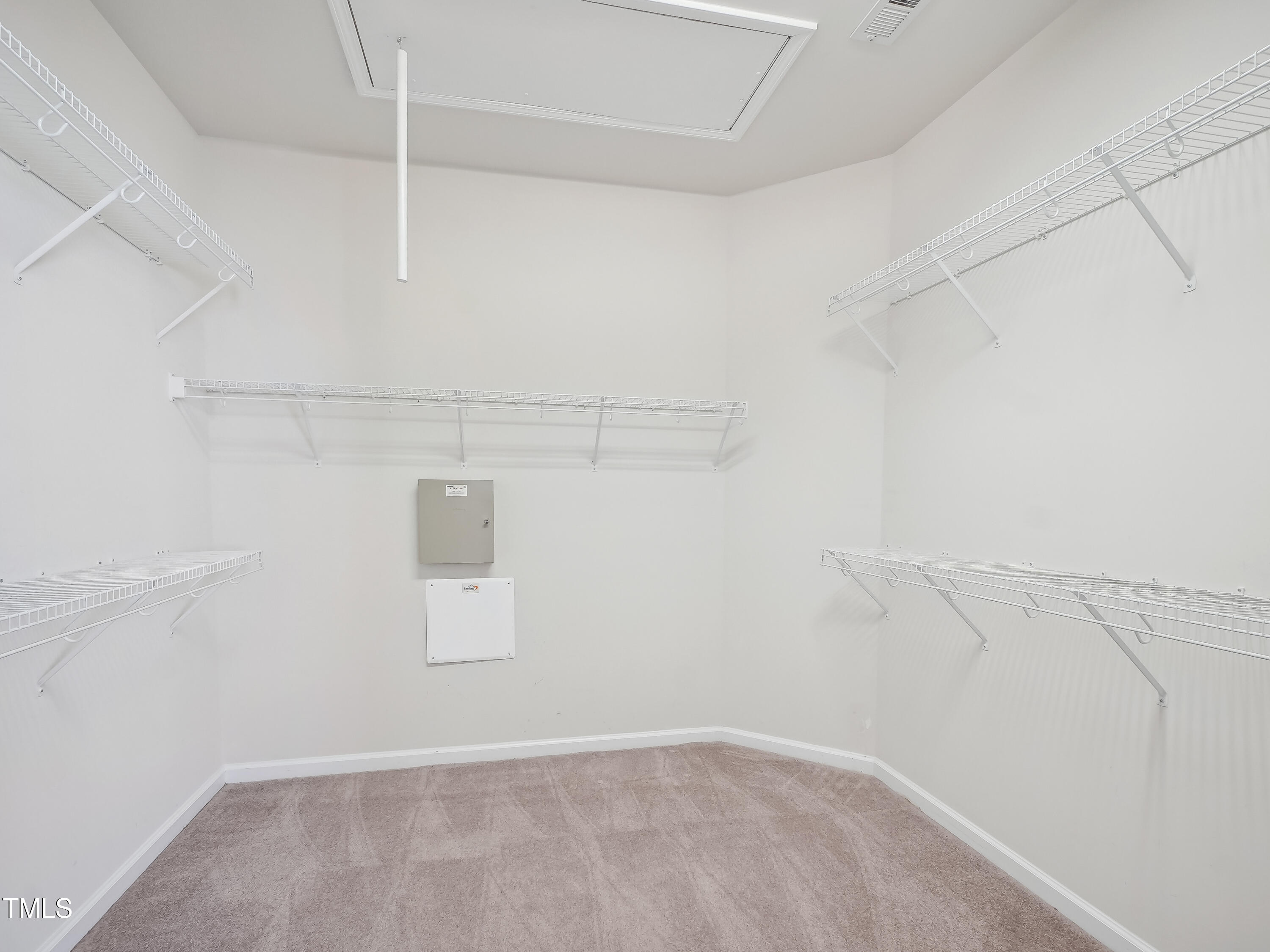 519 Garendon Drive Property Photo 8