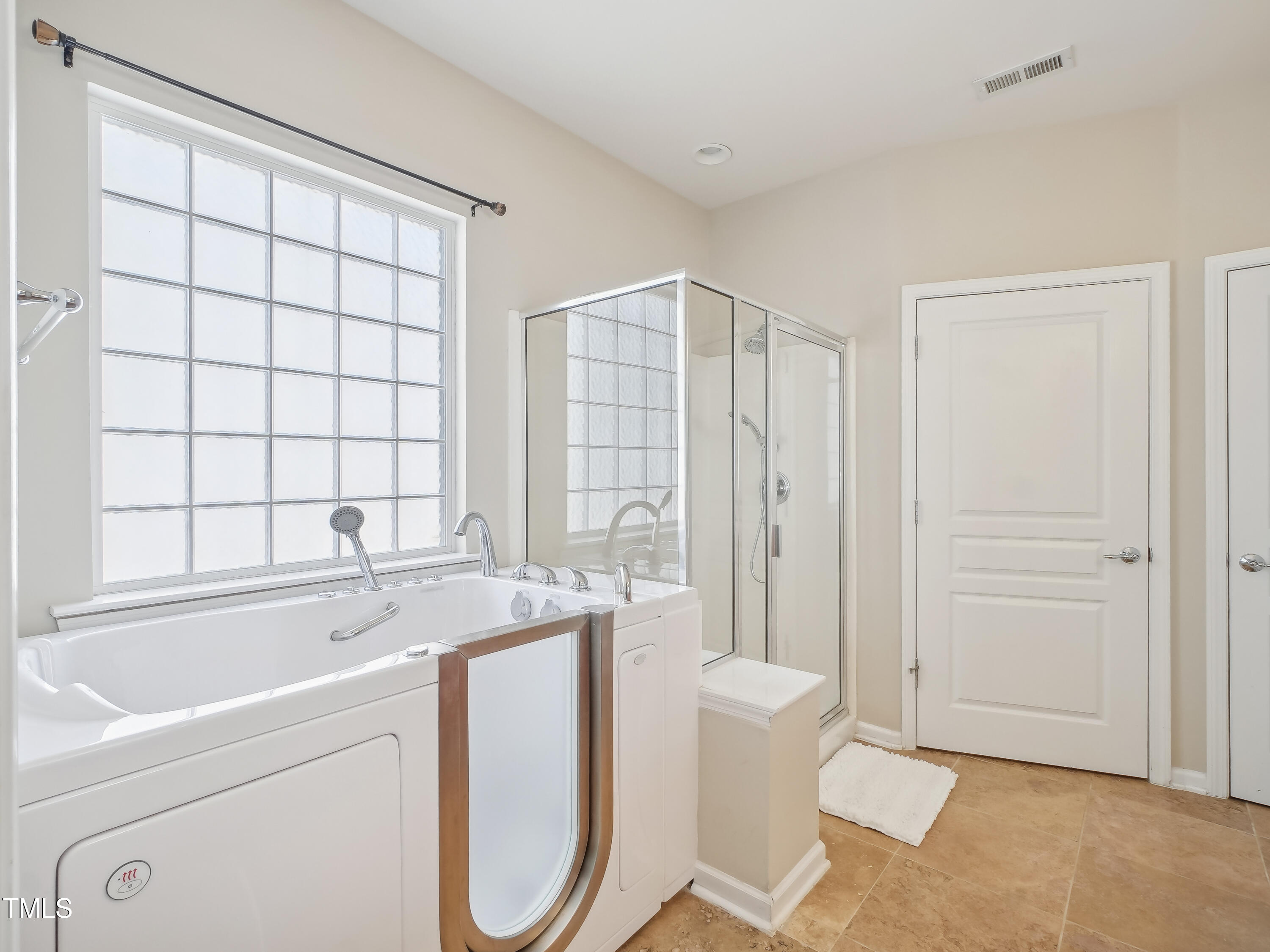 519 Garendon Drive Property Photo 11