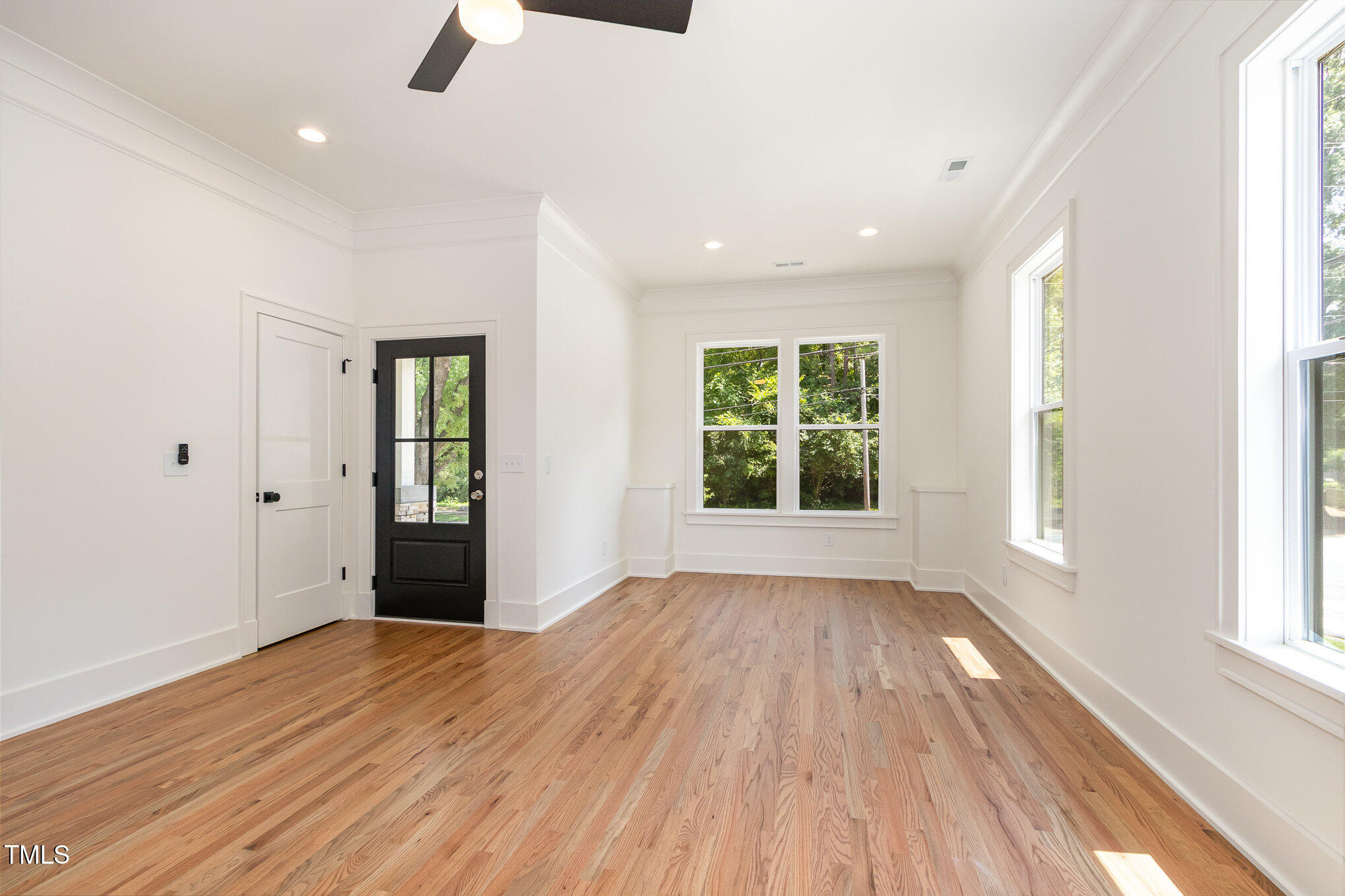 310 W Club Boulevard Property Photo 5