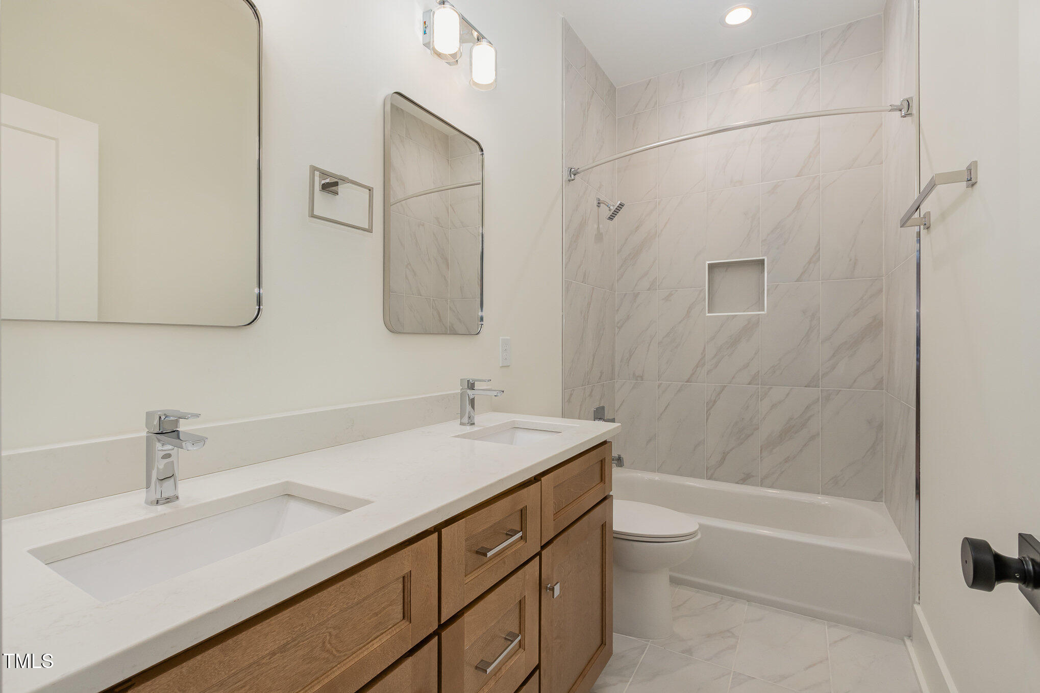 310 W Club Boulevard Property Photo 18