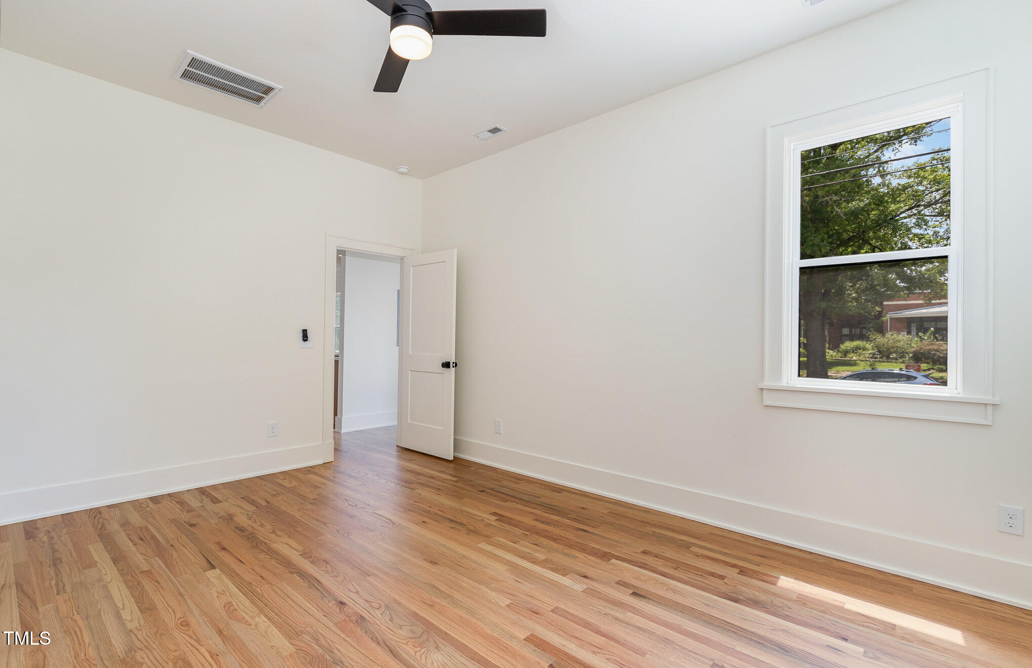 310 W Club Boulevard Property Photo 20