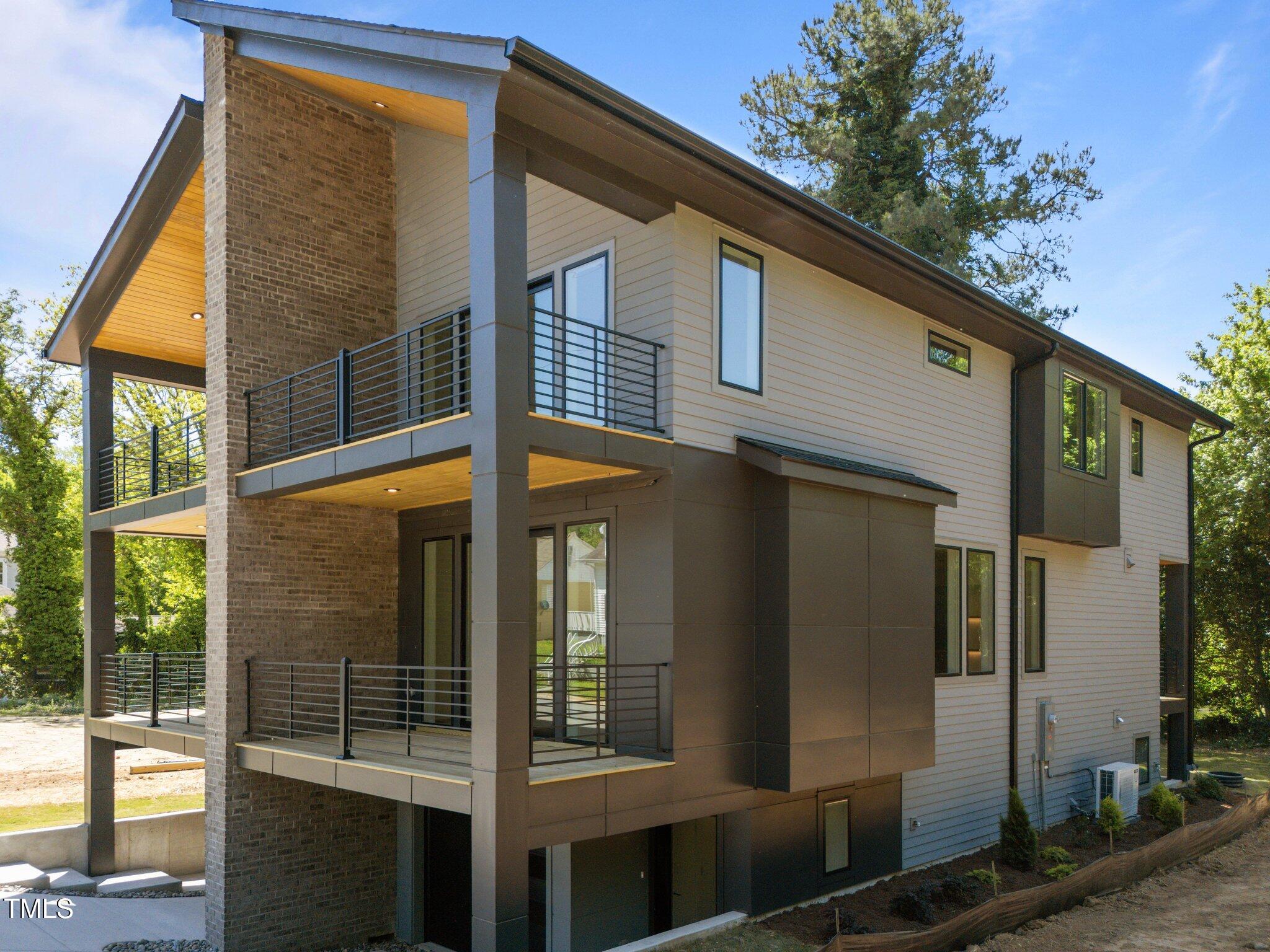 528 Bragg Street Property Photo 4