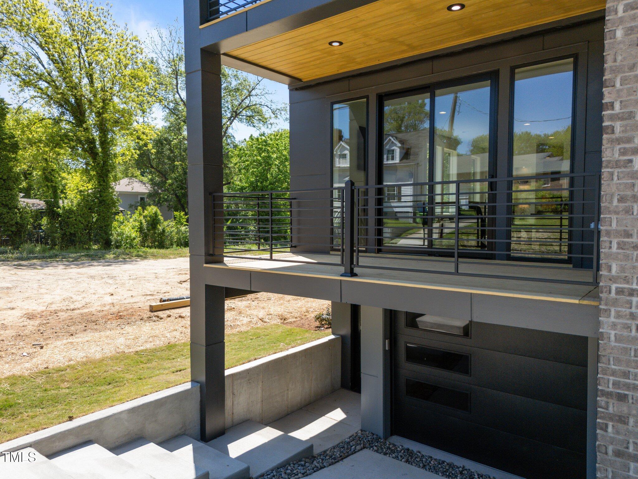 528 Bragg Street Property Photo 5