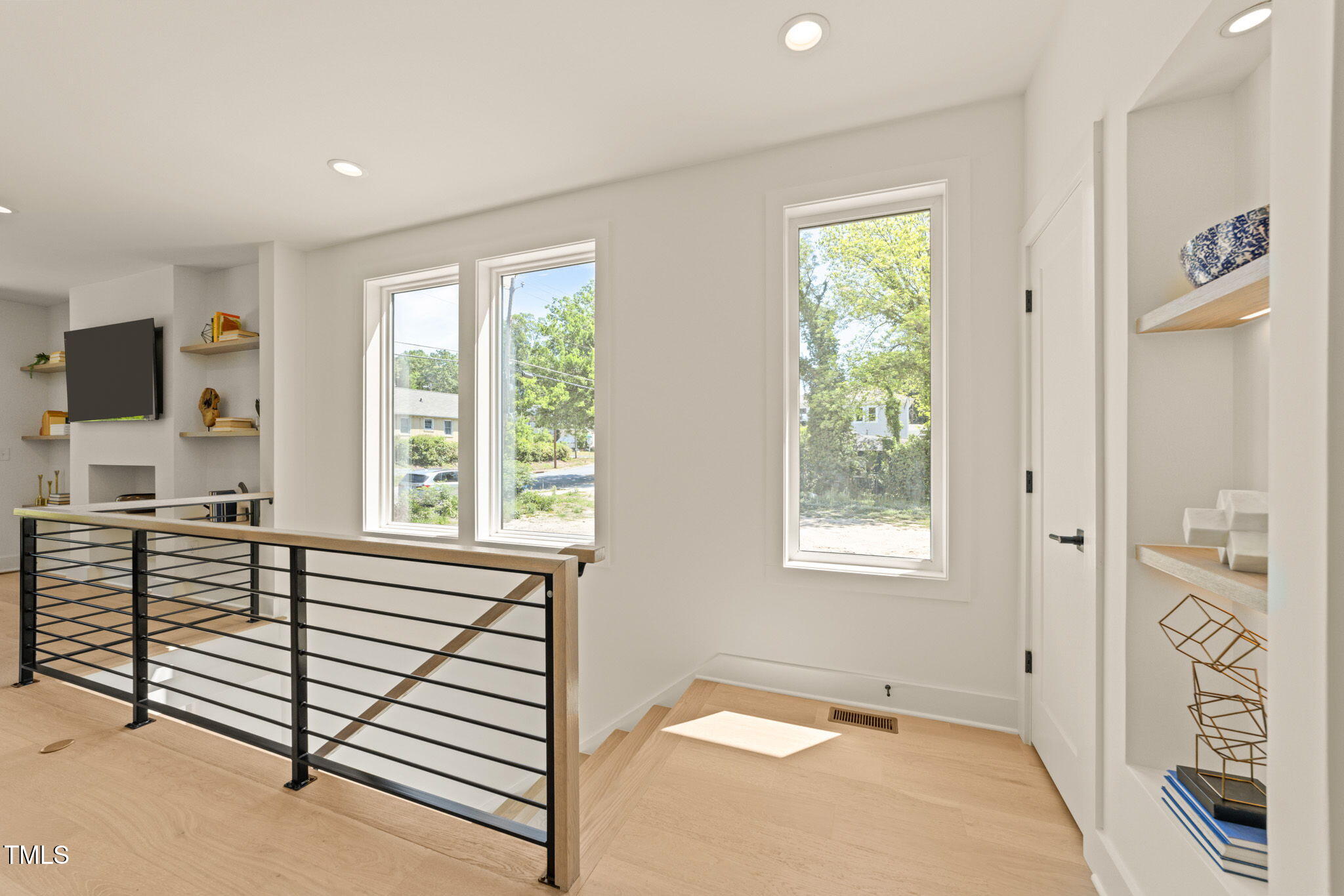 528 Bragg Street Property Photo 8