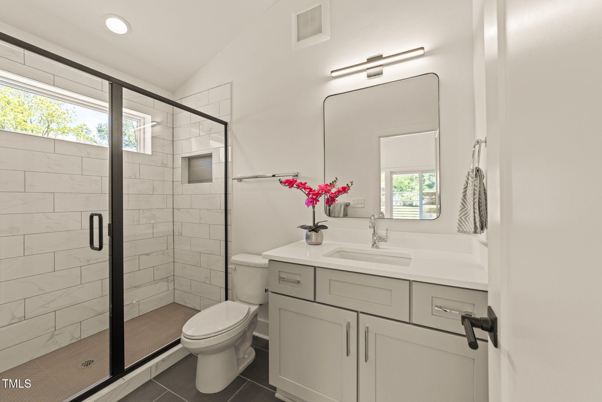 528 Bragg Street Property Photo 36