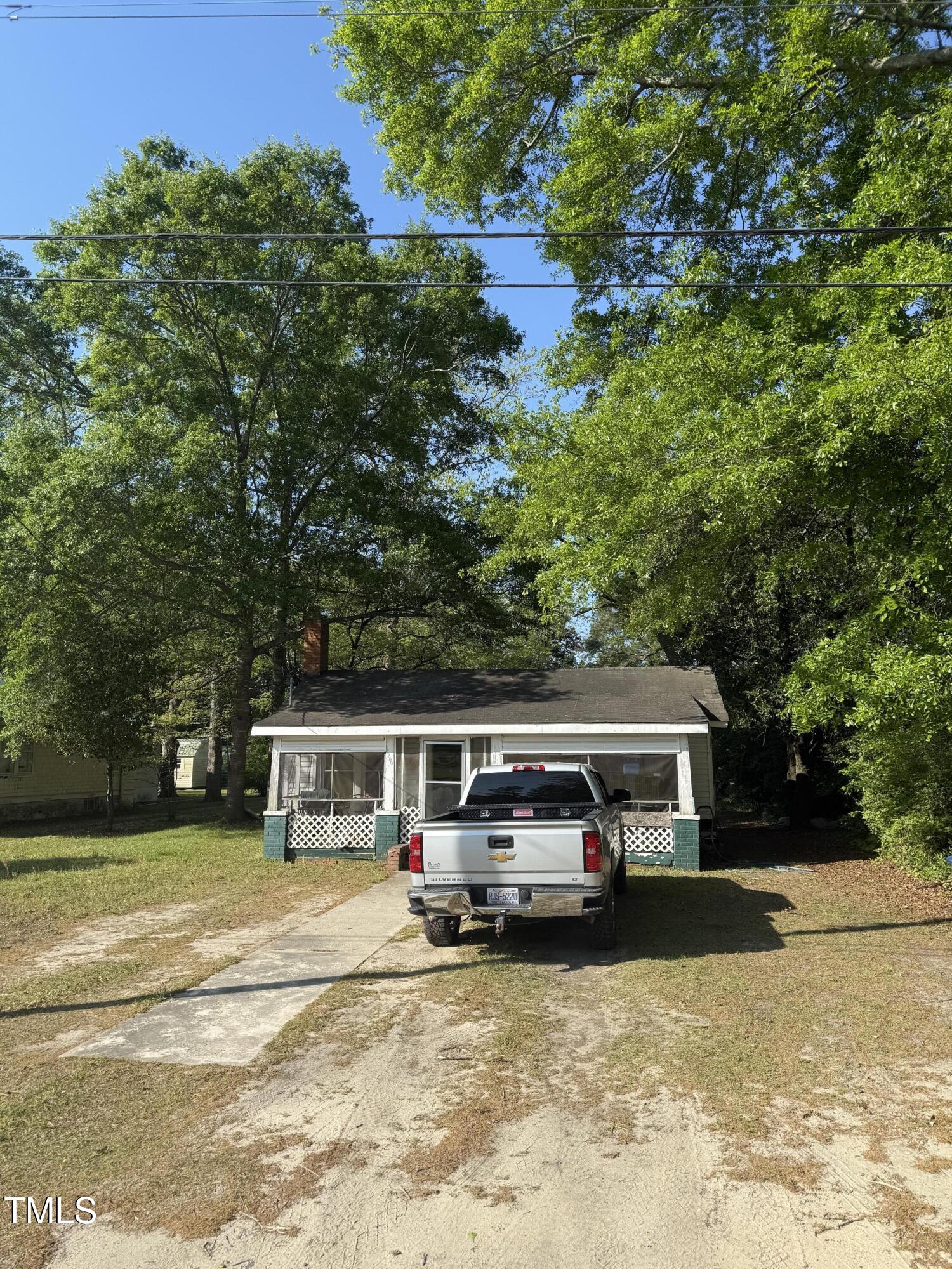 22200 Bundy Street Property Photo