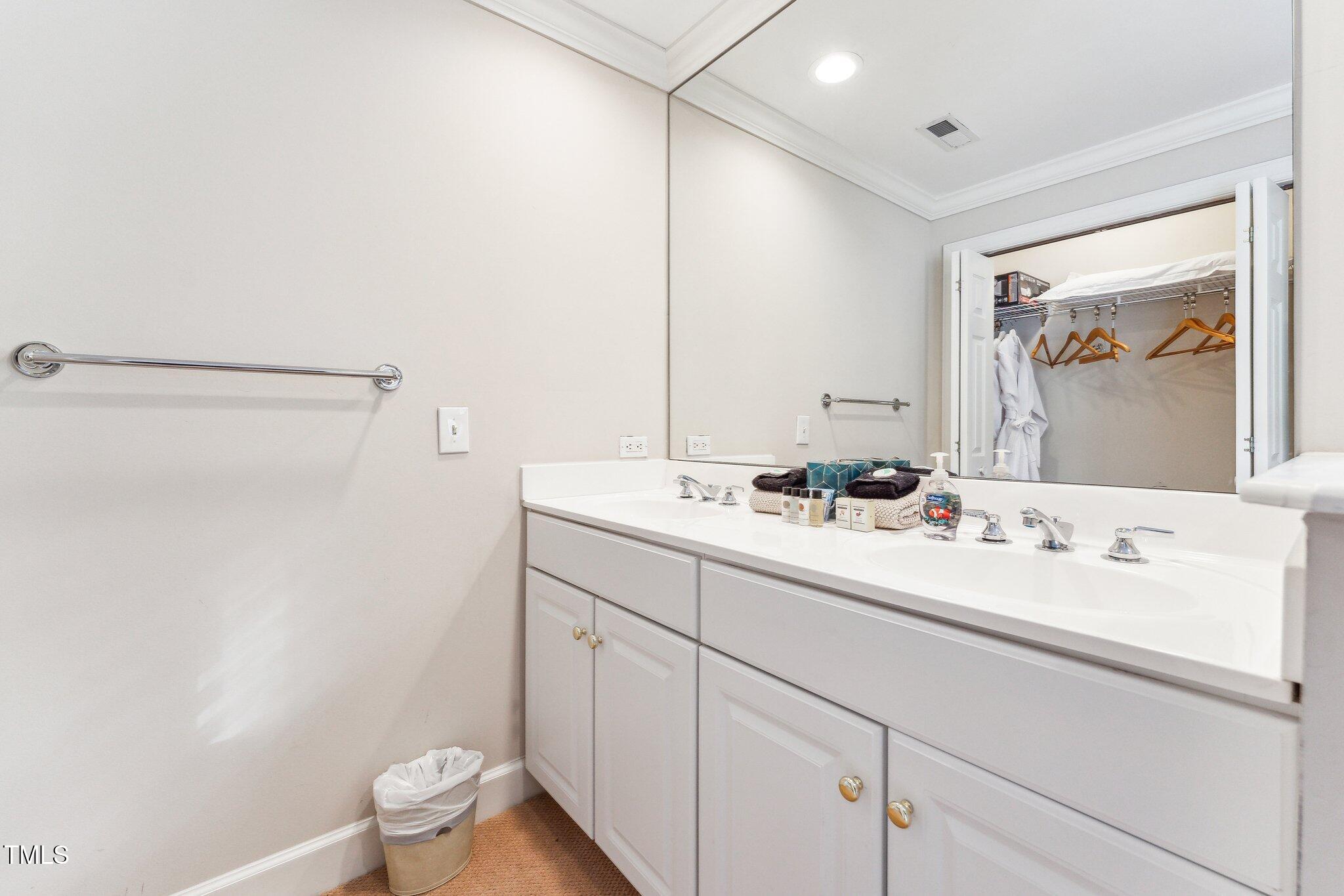 11477 Club Drive Property Photo 17