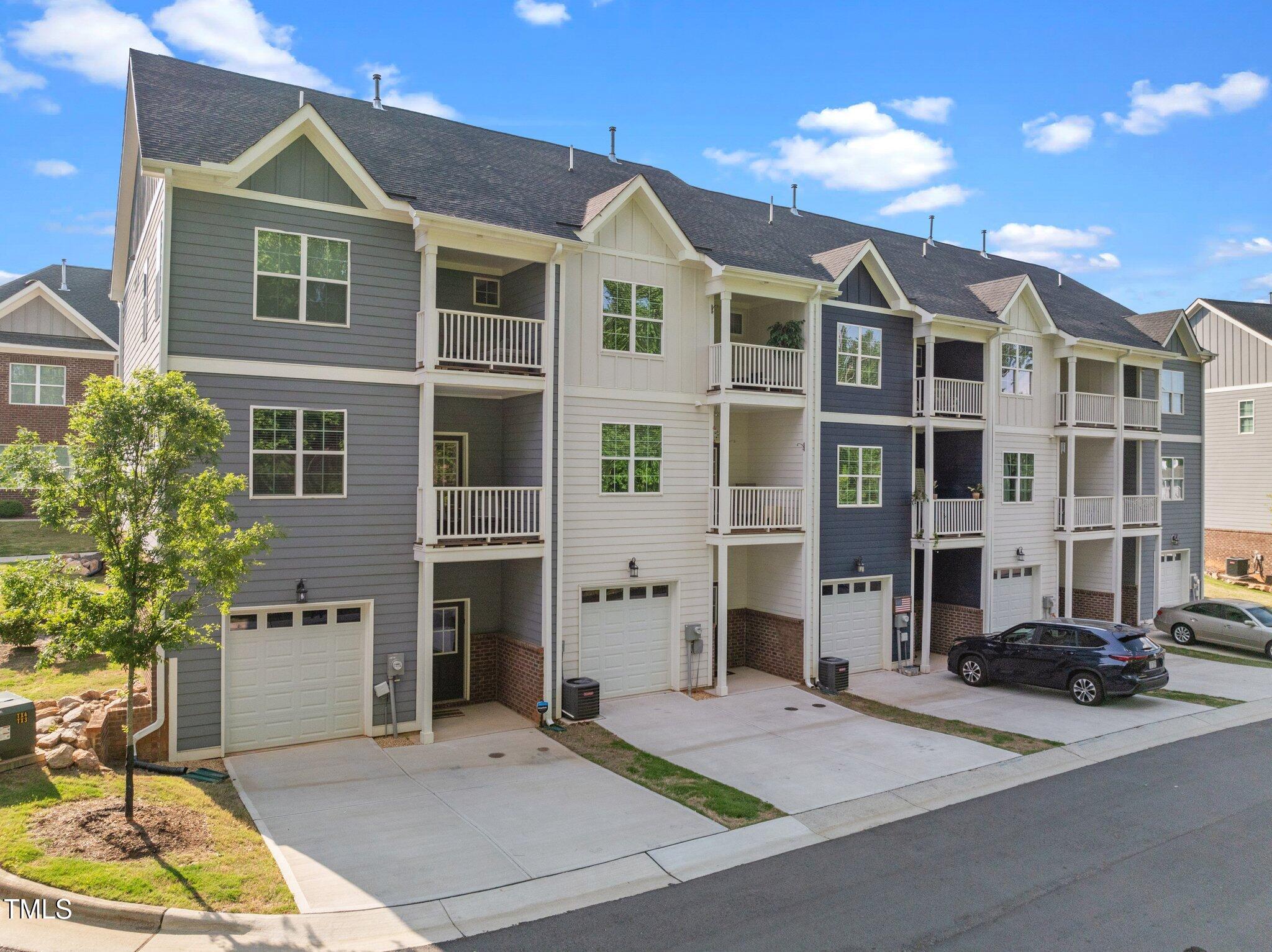 820 Laurel Gate Drive Property Photo 3