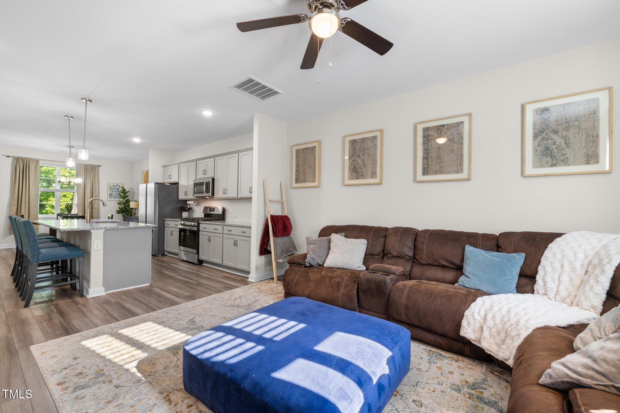 820 Laurel Gate Drive Property Photo 4