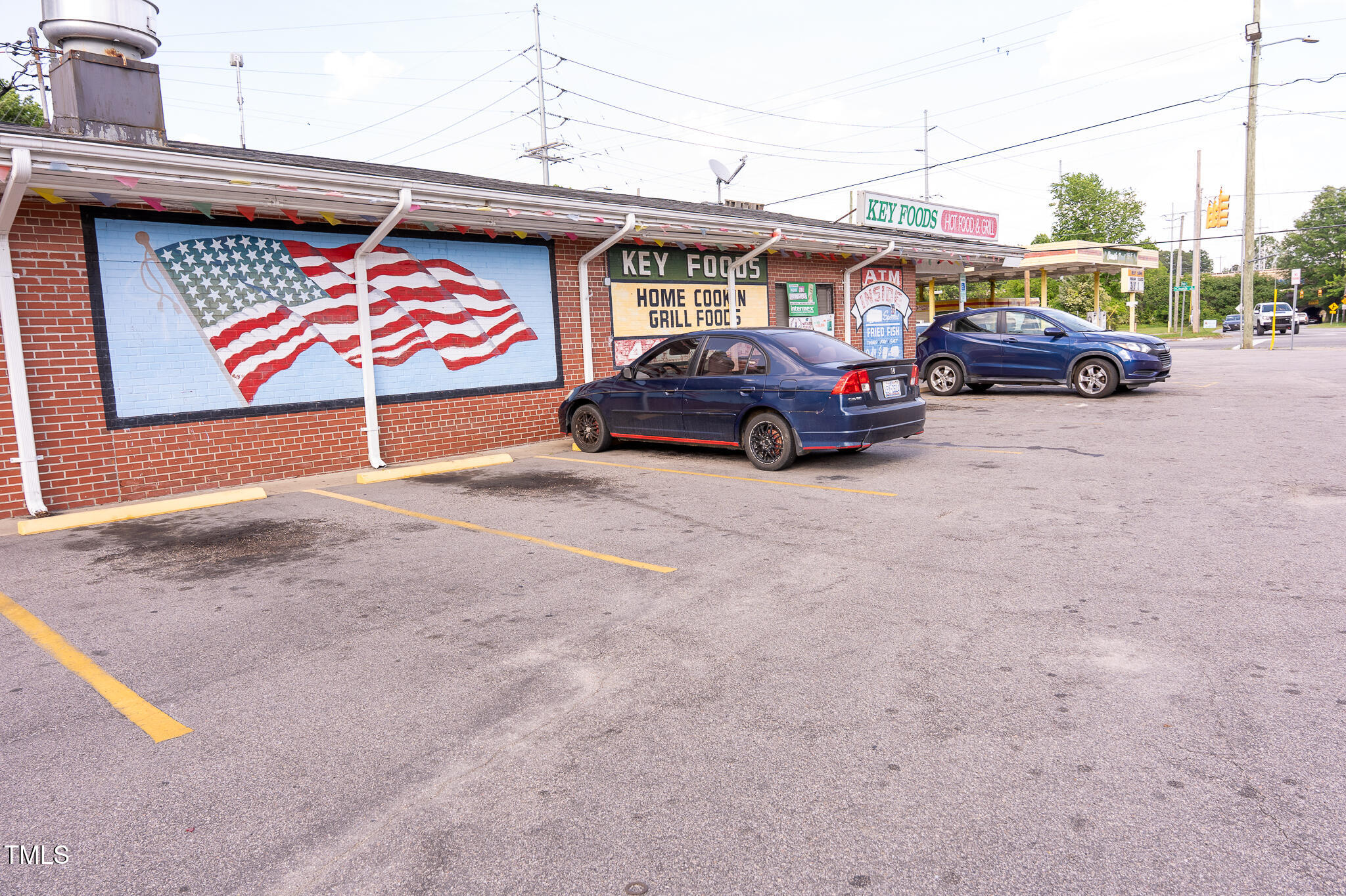 2404 S Church Street Property Photo 2
