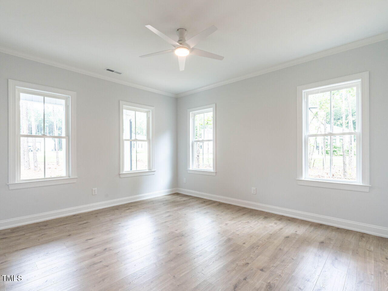 328 Green Pines Estates Drive Property Photo 16