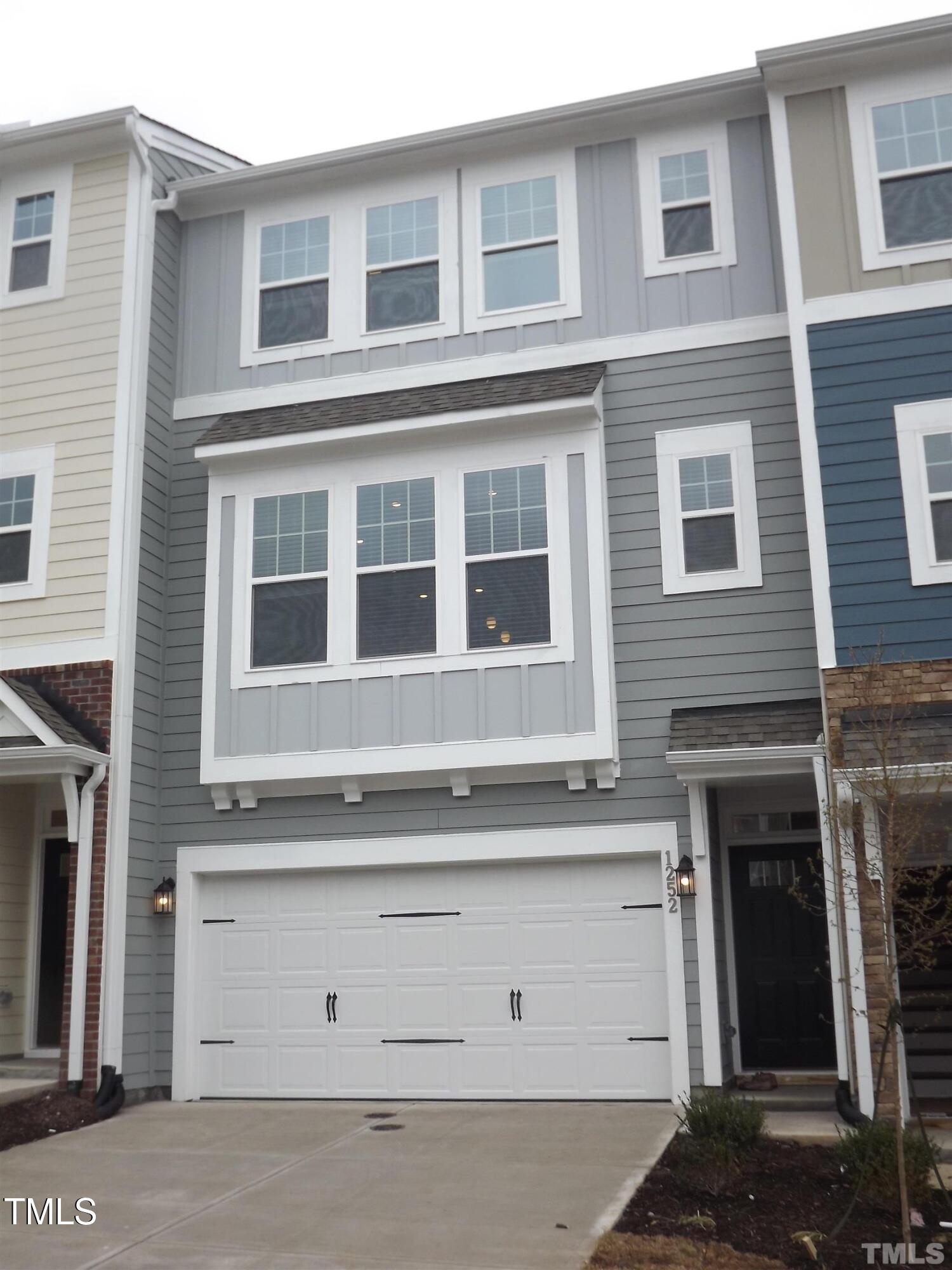 1252 Commack Drive Property Photo 1