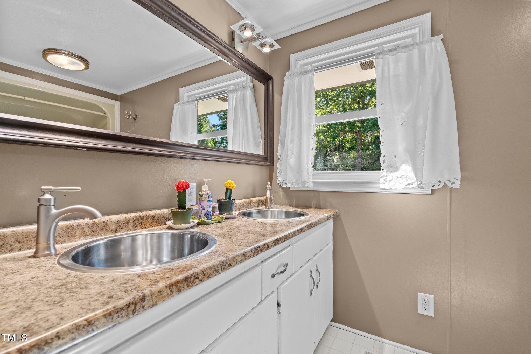 315 Smith Street Property Photo 20