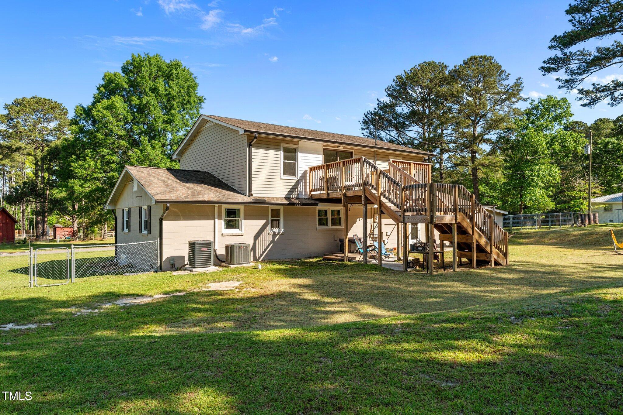 315 Smith Street Property Photo 38