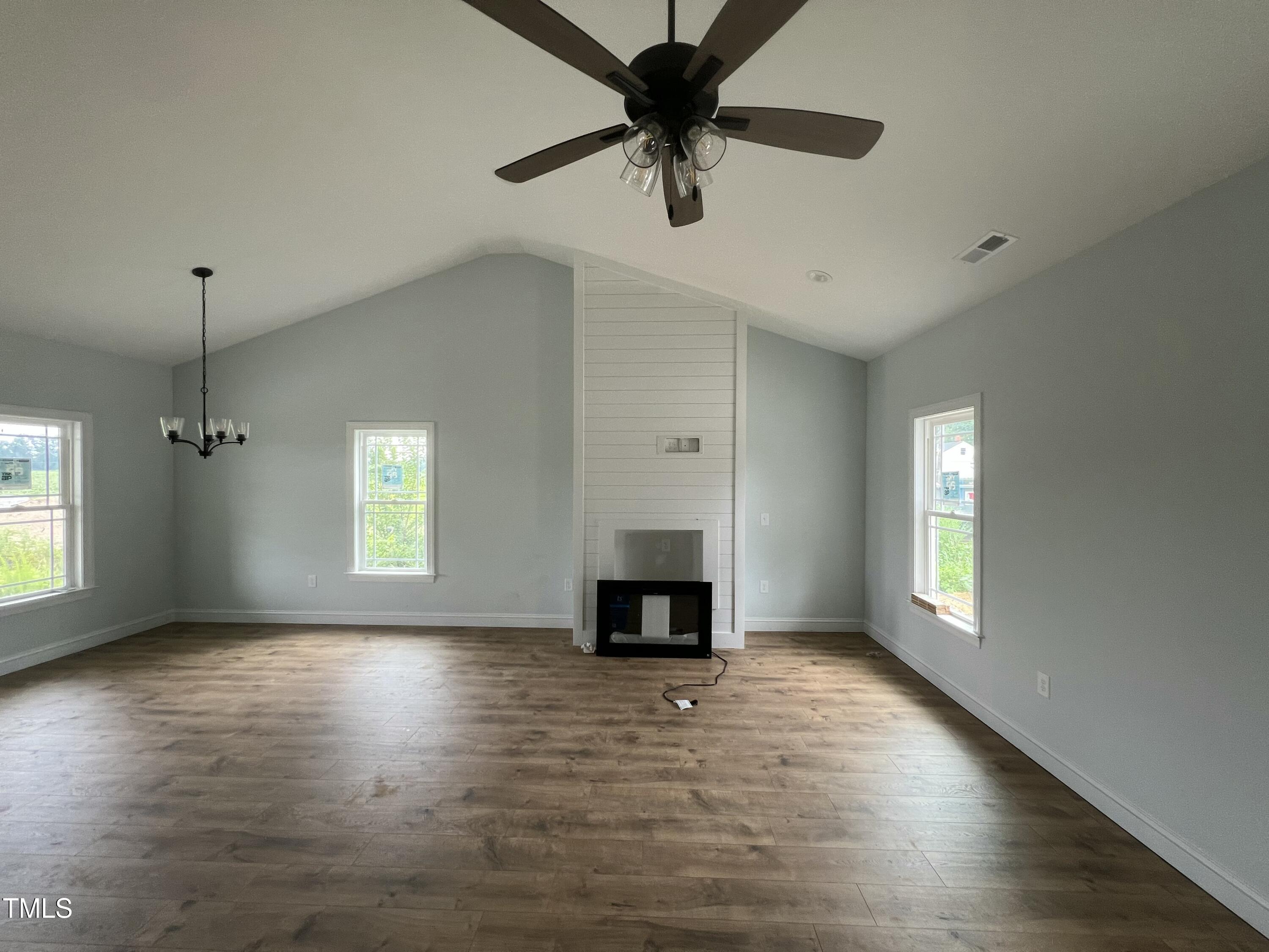 512 S Vance Street Property Photo 1
